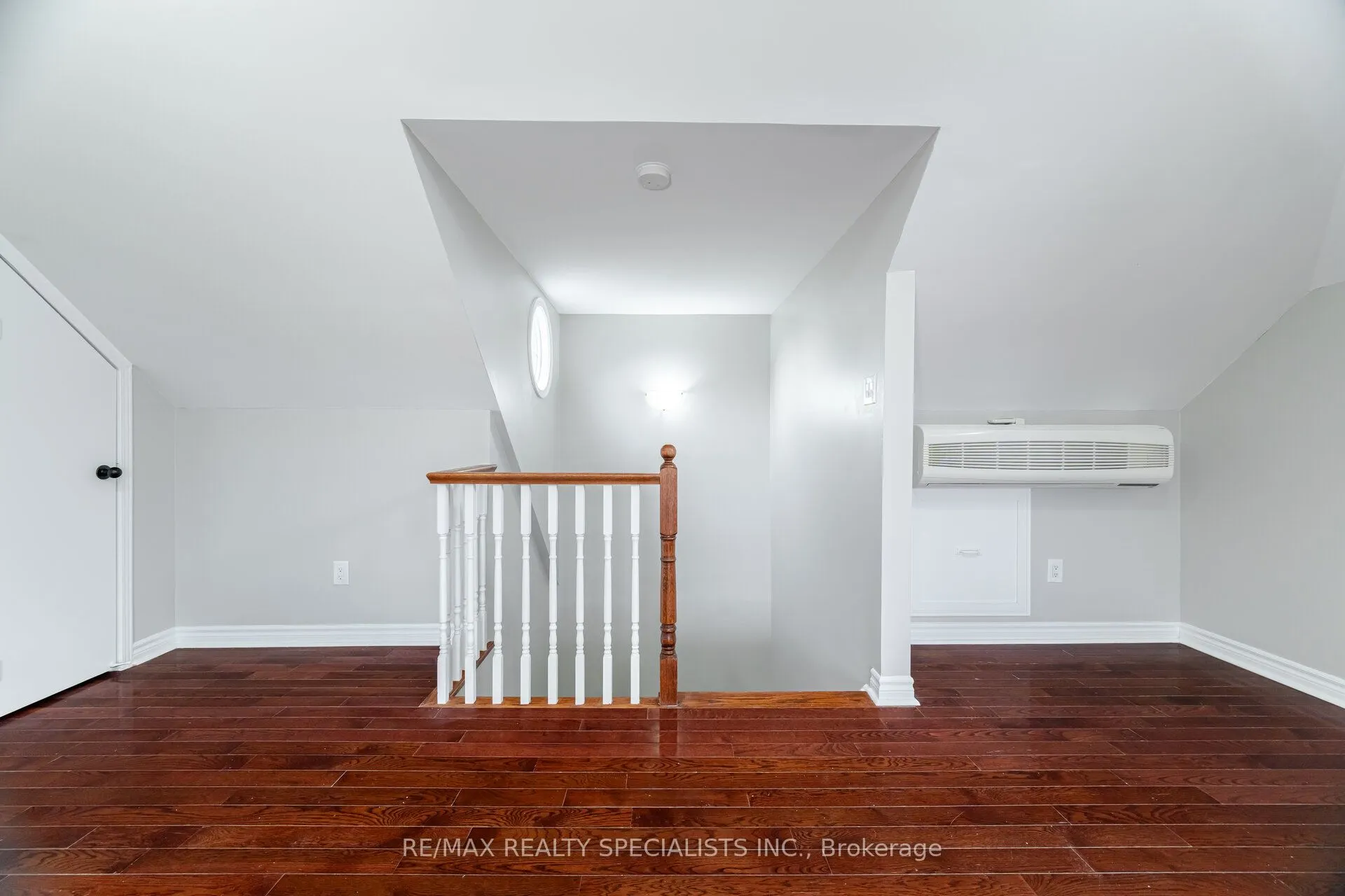2676 Castle Hill Crescent