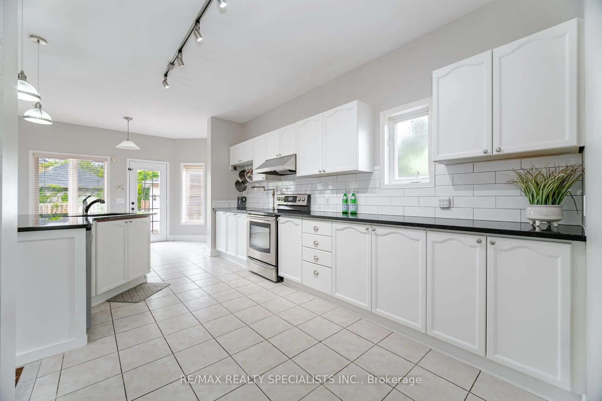 2676 Castle Hill Crescent