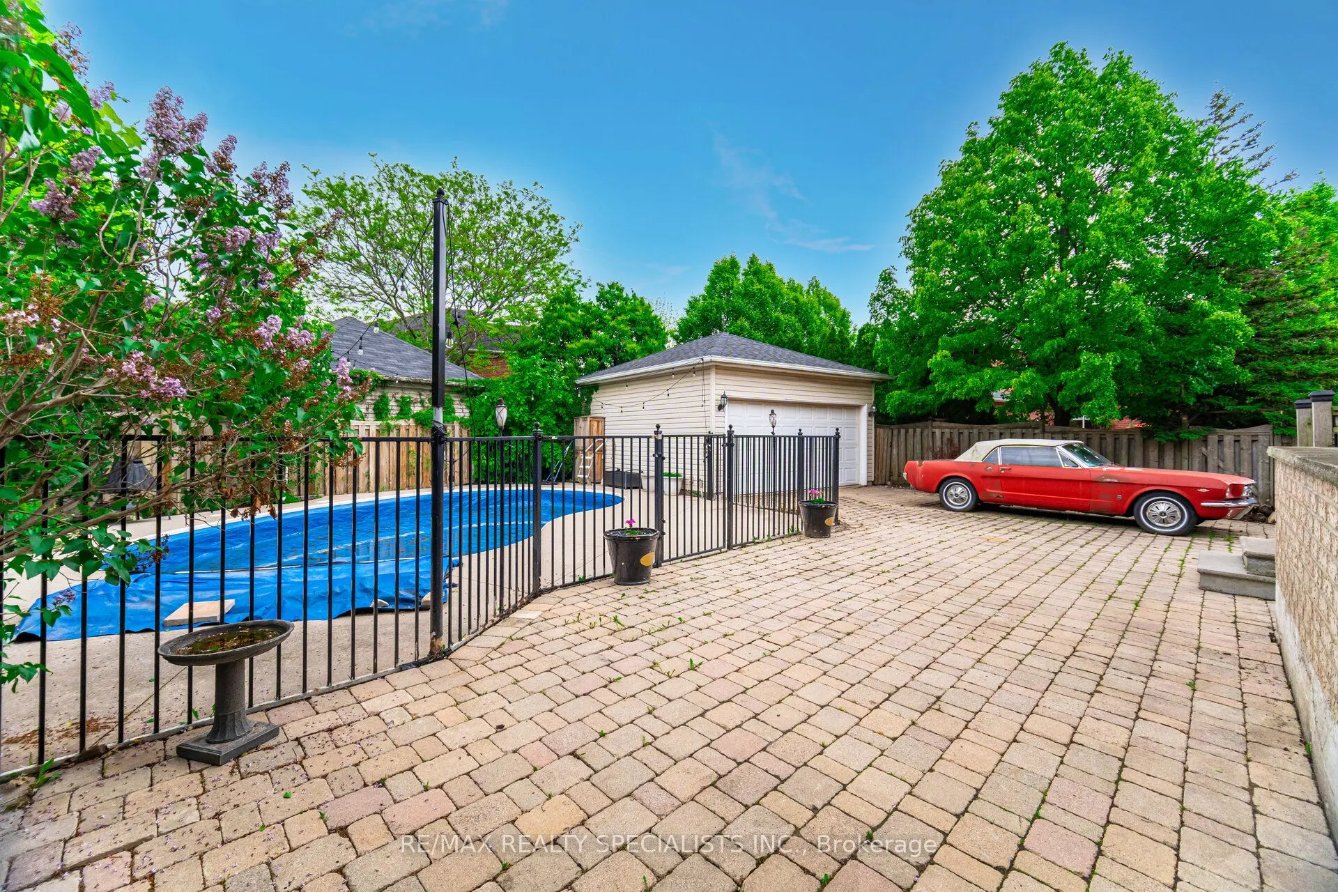 2676 Castle Hill Crescent