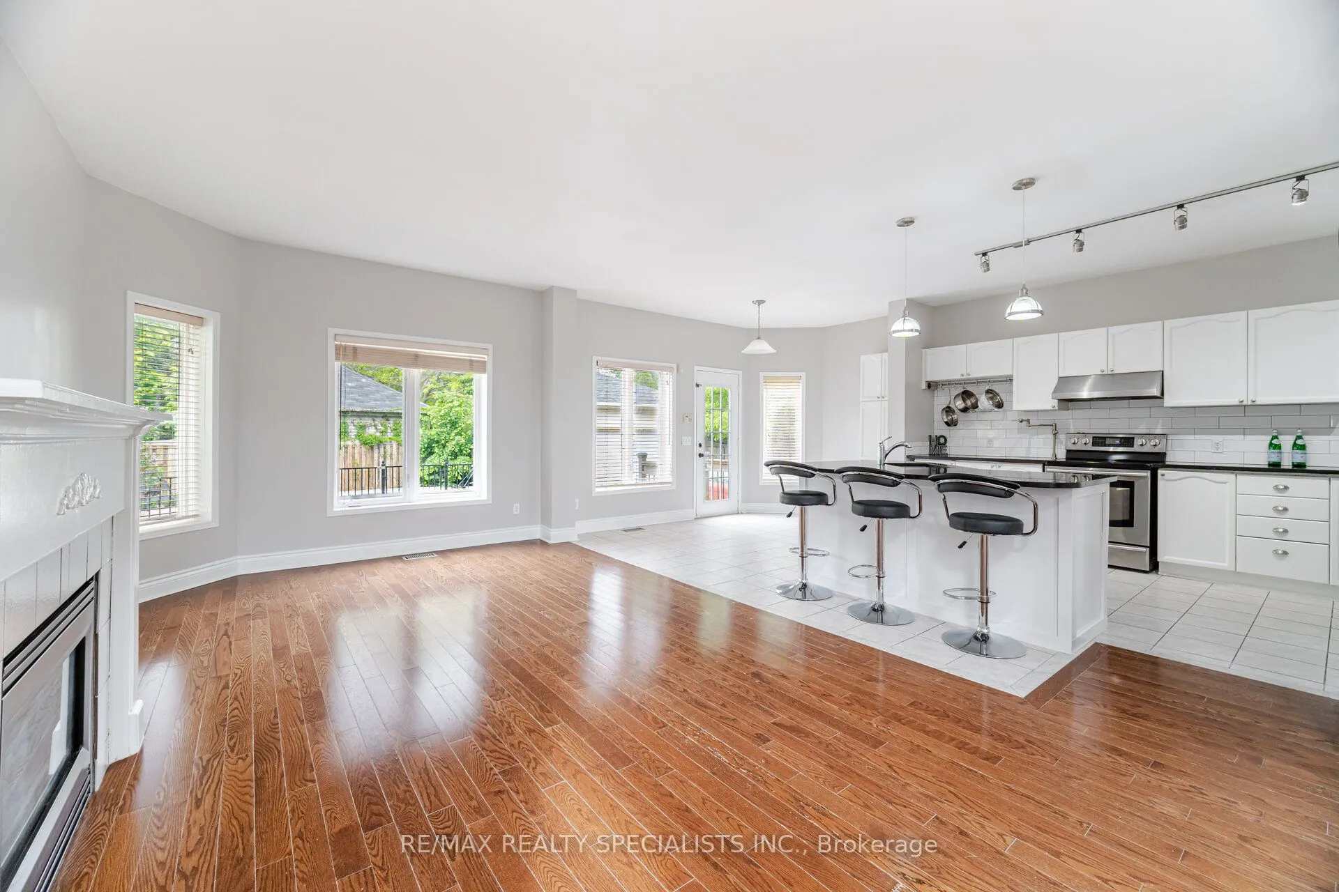 2676 Castle Hill Crescent