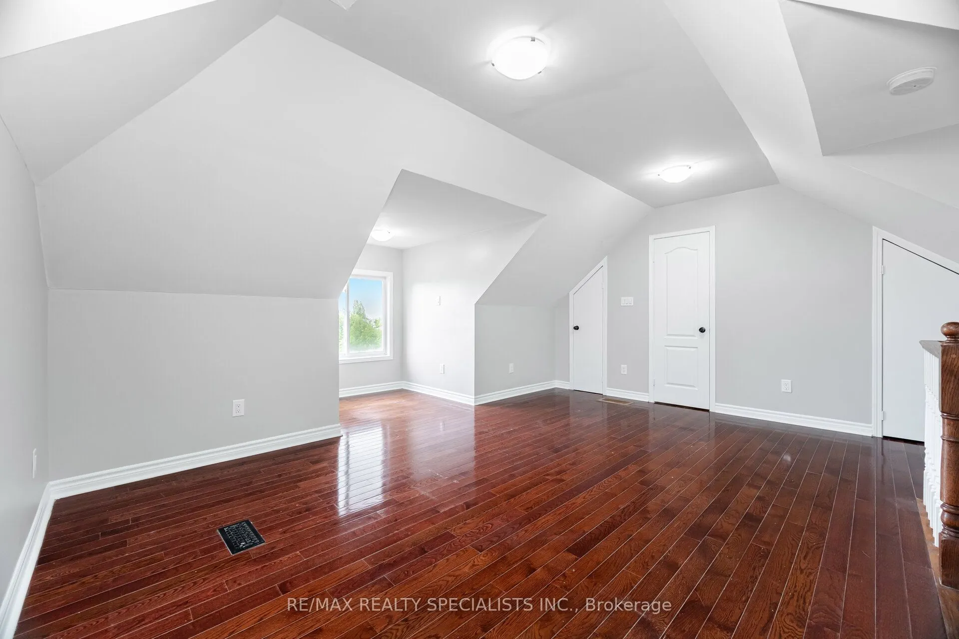 2676 Castle Hill Crescent