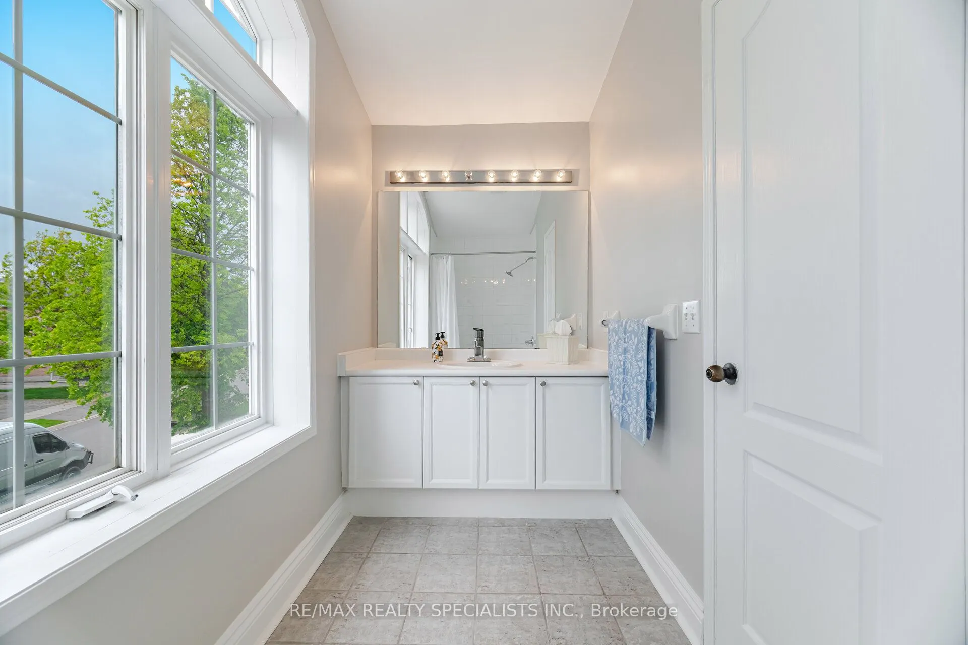 2676 Castle Hill Crescent