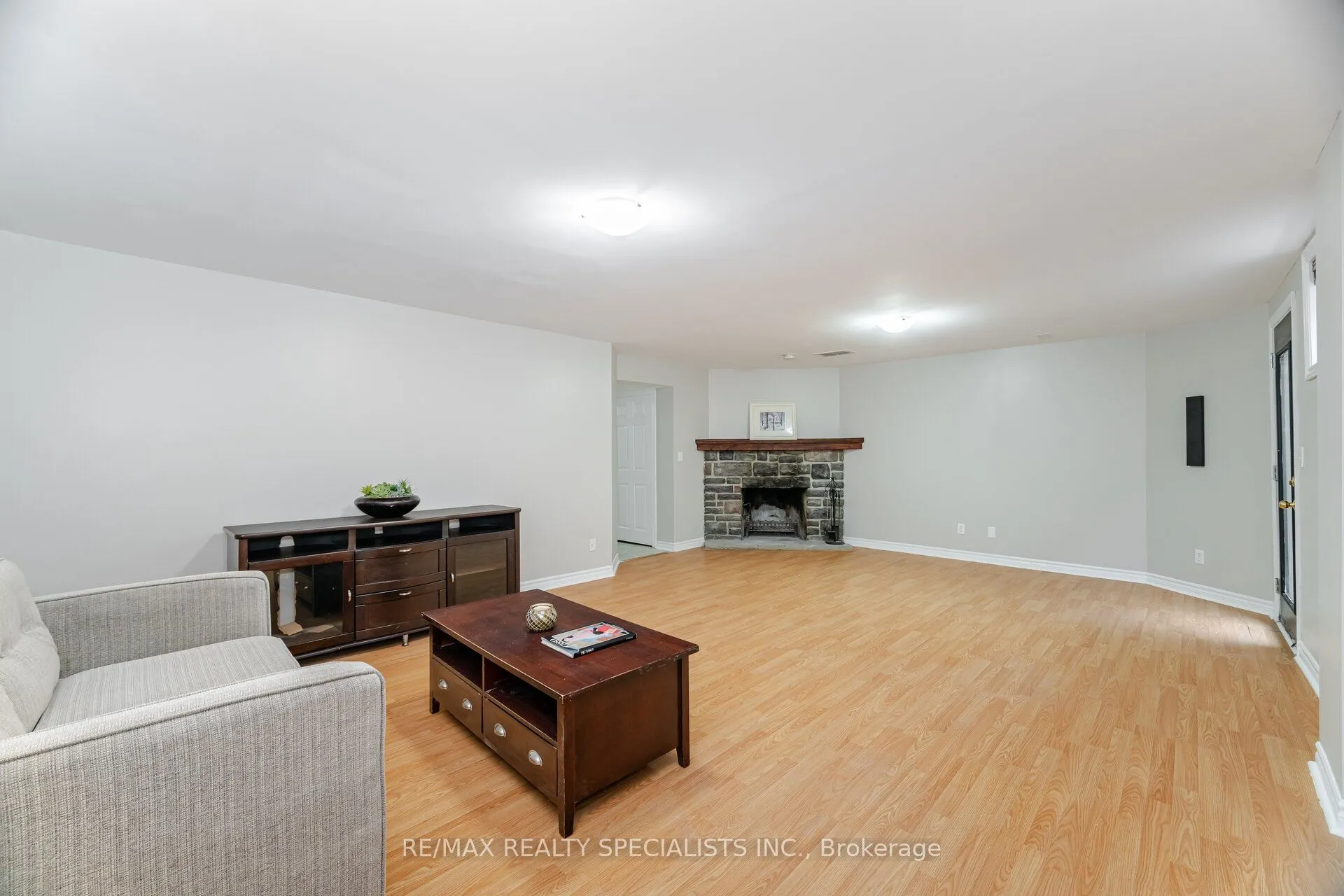 2676 Castle Hill Crescent