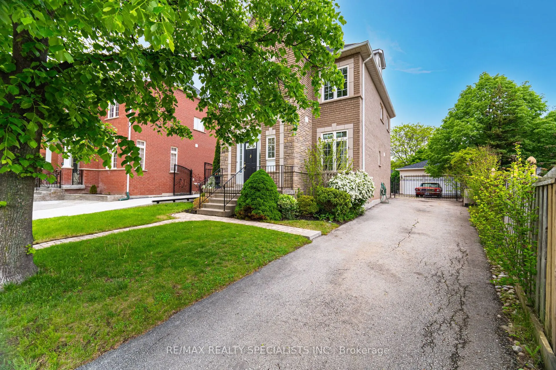 2676 Castle Hill Crescent