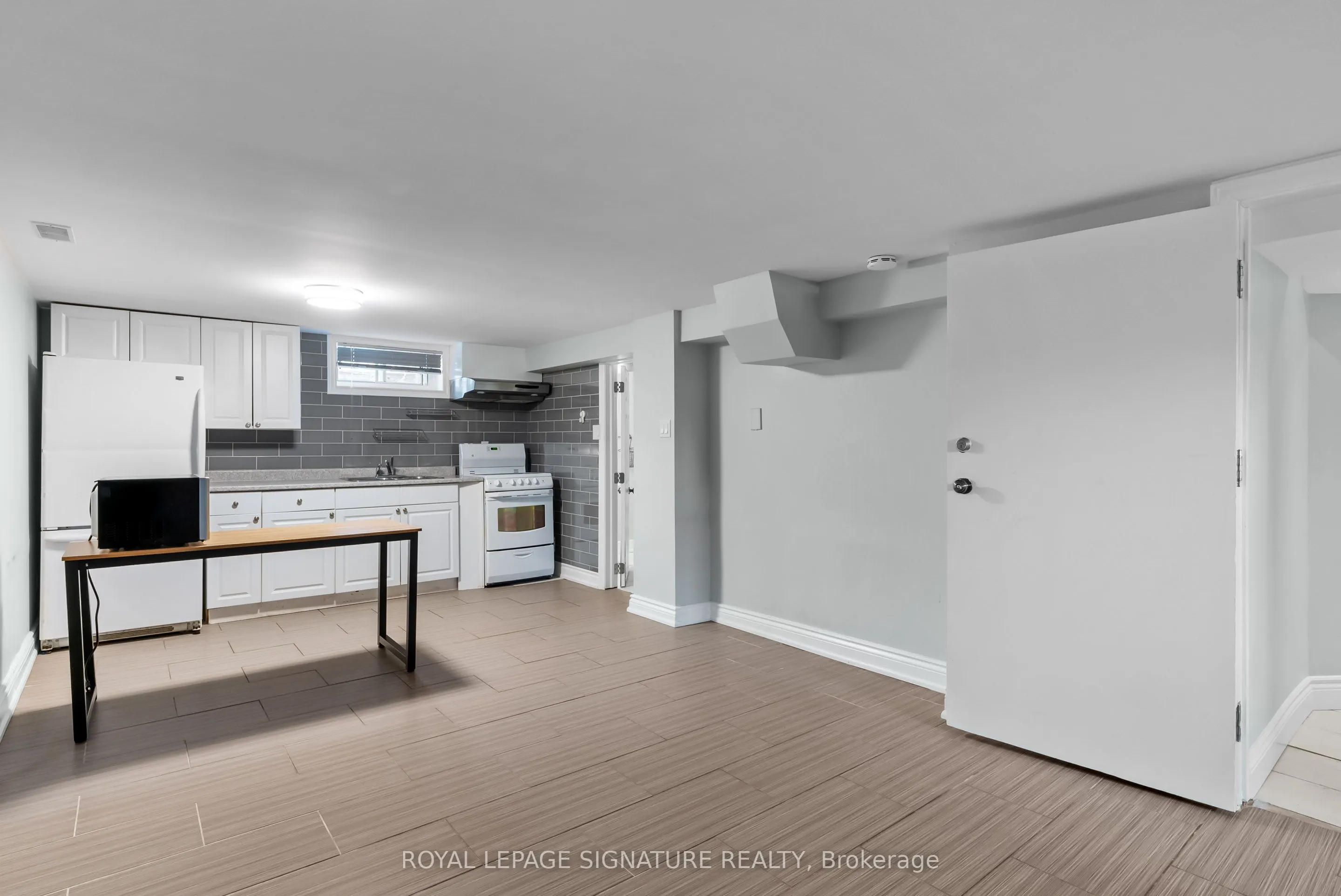 112 Foch Avenue #Lower