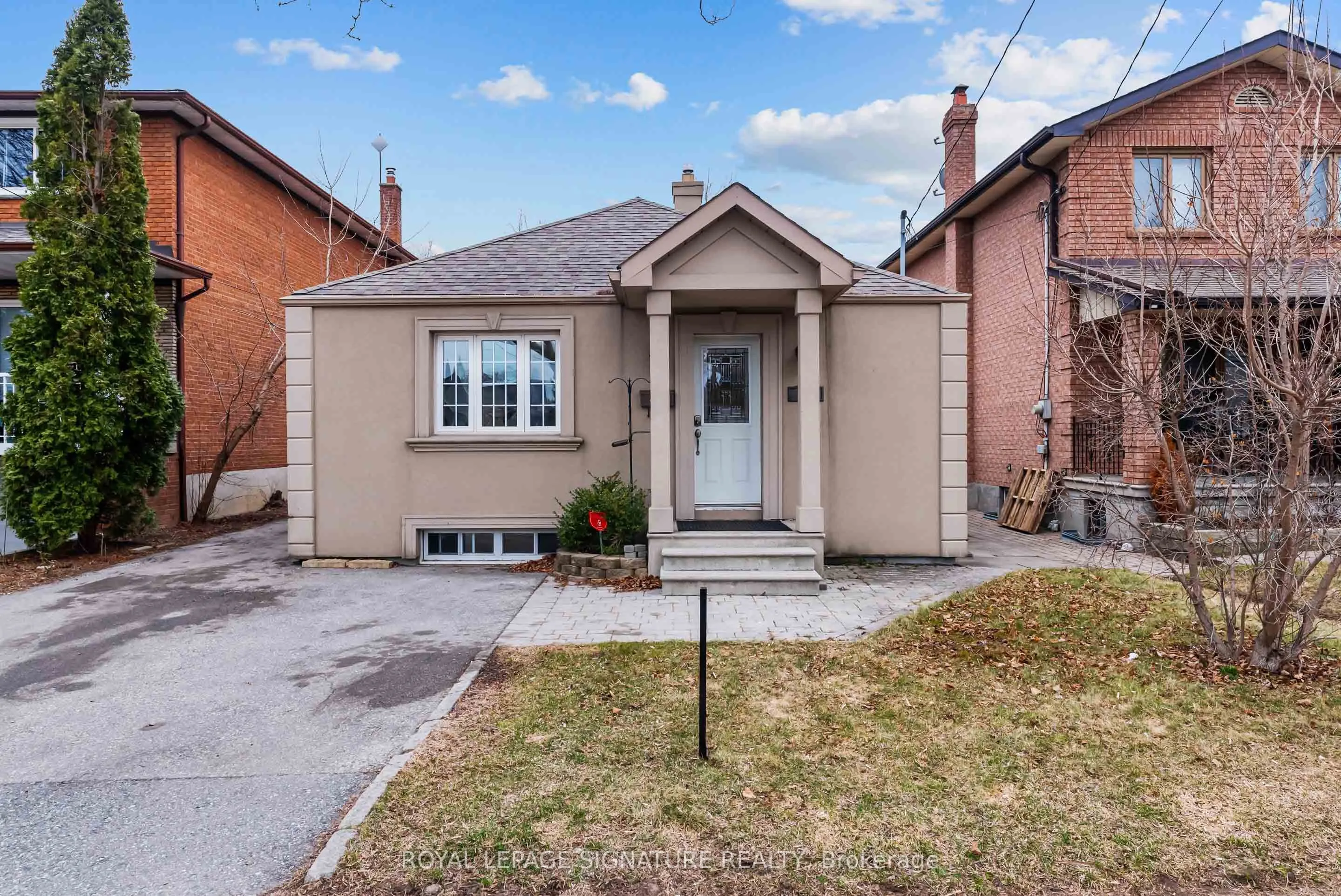 112 Foch Avenue #Lower