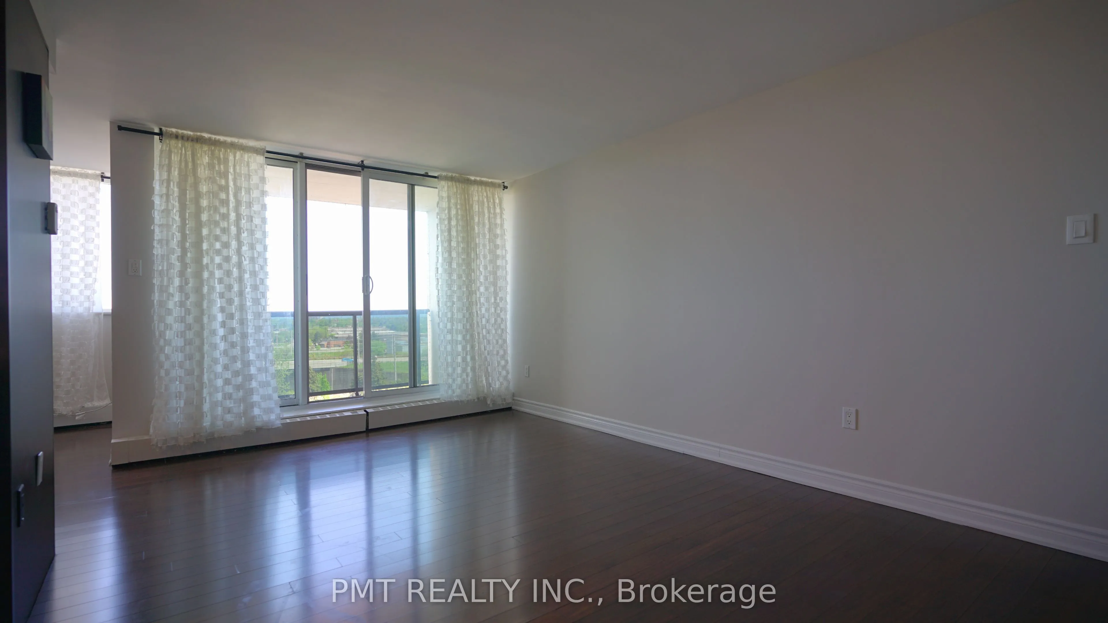 530 Lolita Gardens, #904