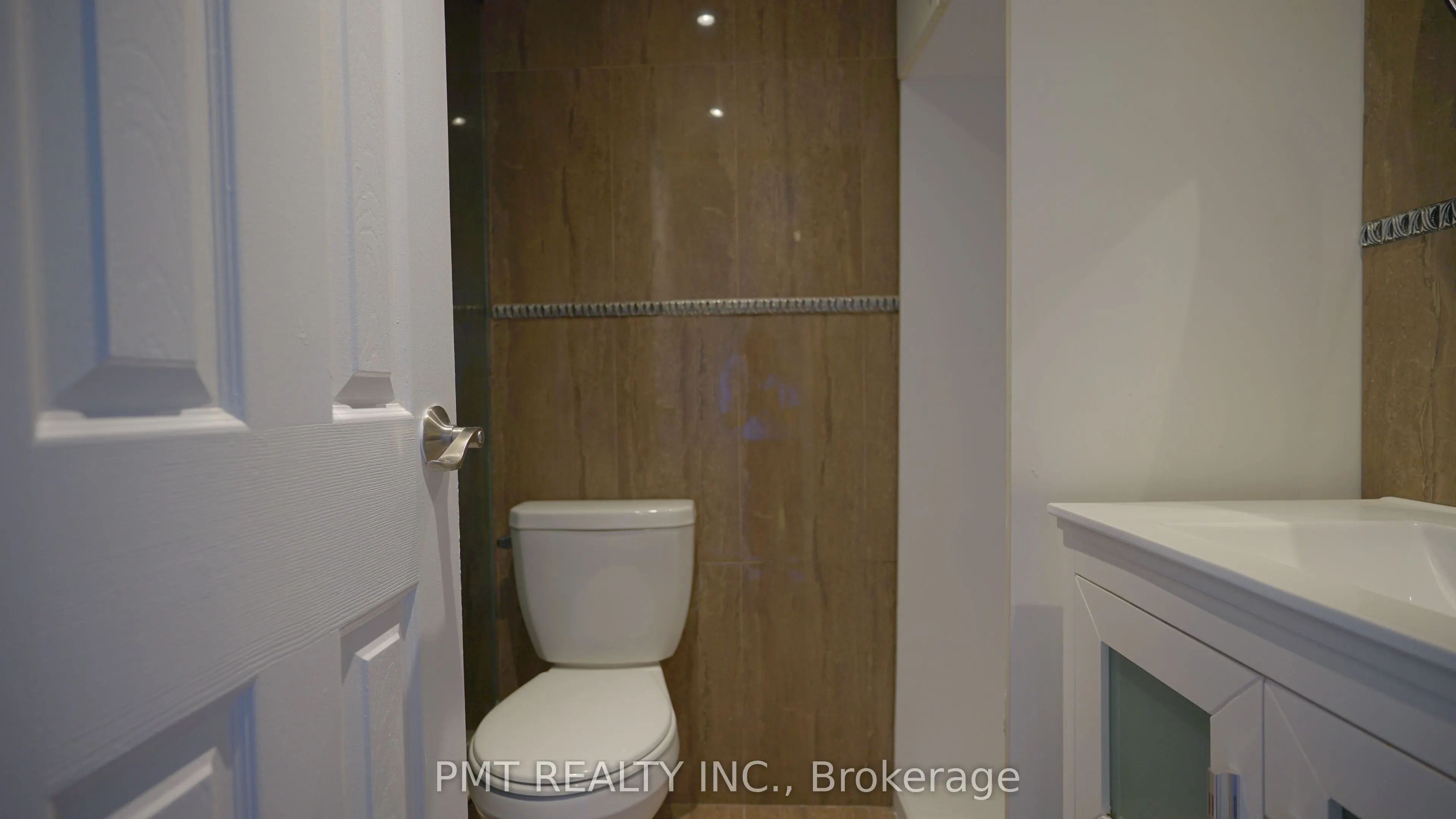 530 Lolita Gardens, #904