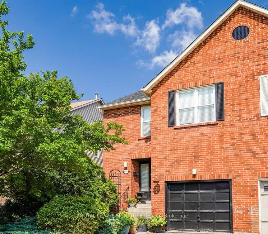 592 Galloway Crescent