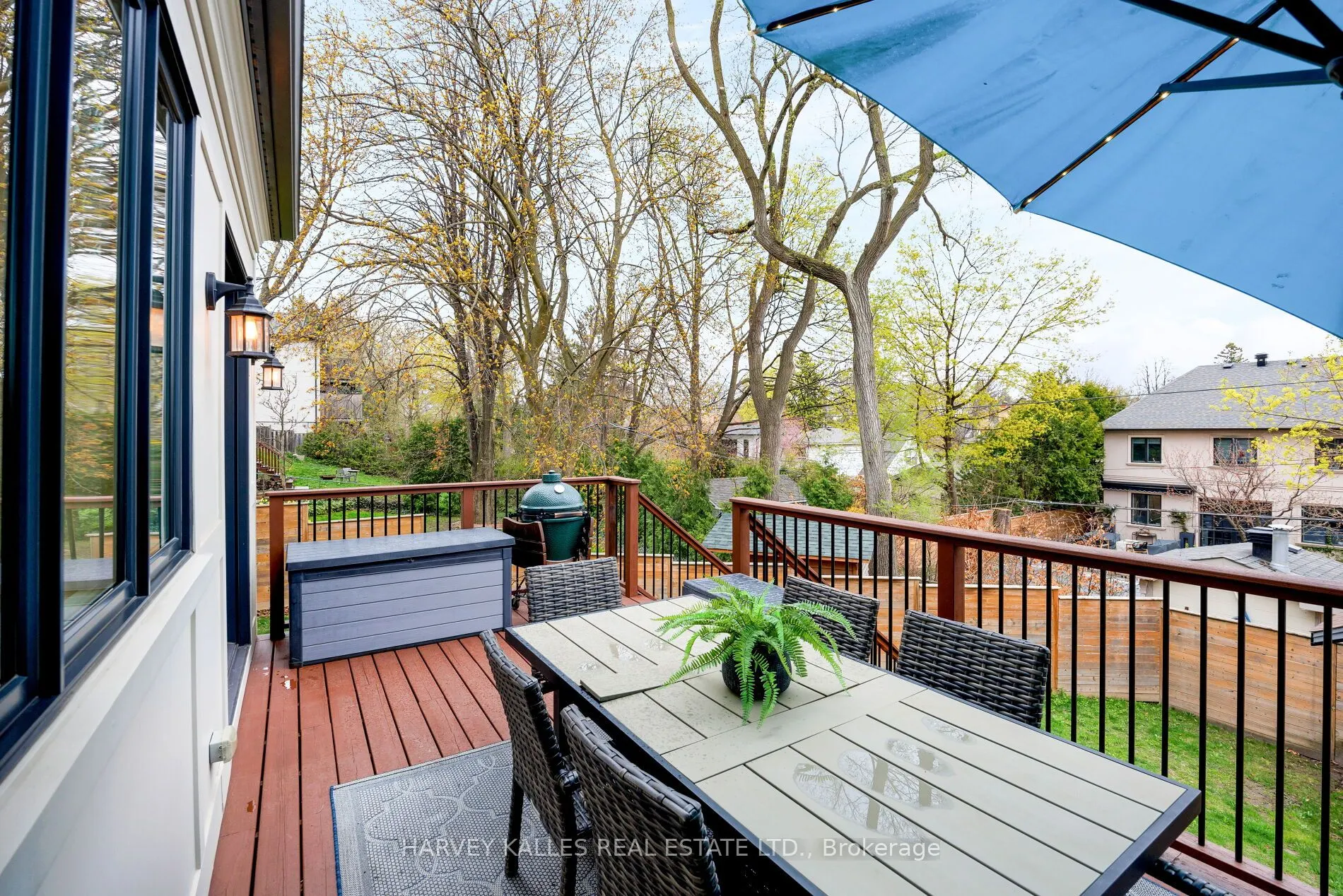4673 Dundas Street W