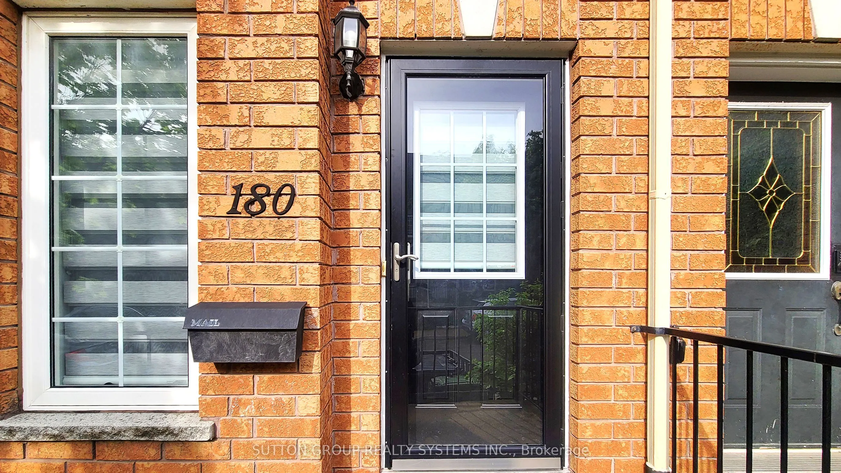 180 Rankin Crescent