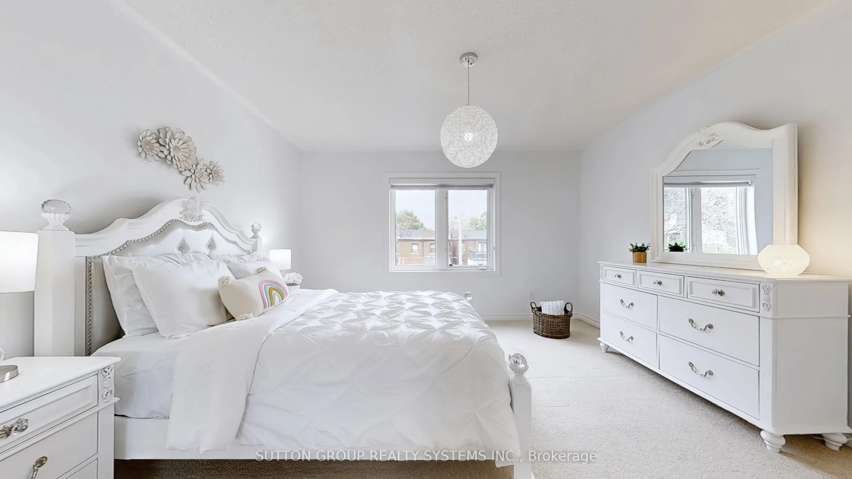 180 Rankin Crescent