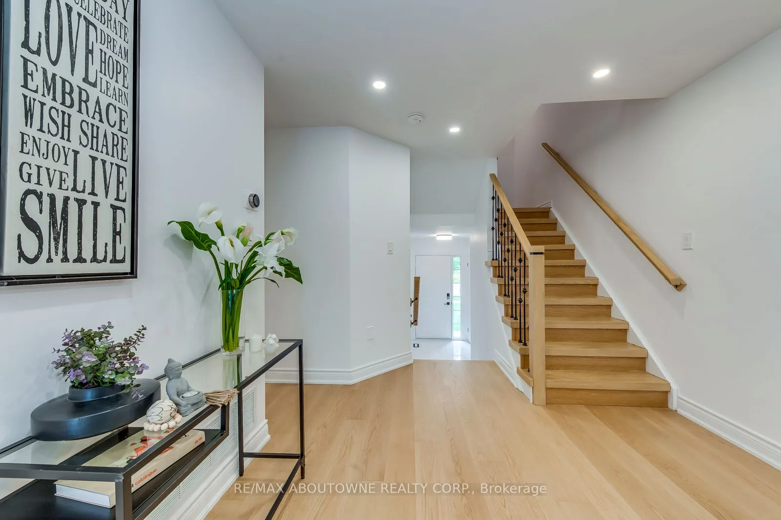 2246 Fairbairn Court
