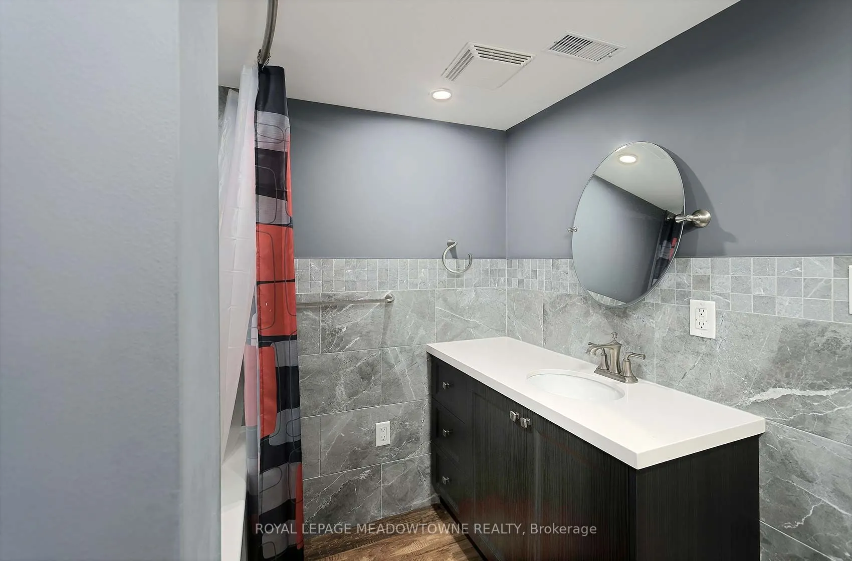 307 Queen Street S