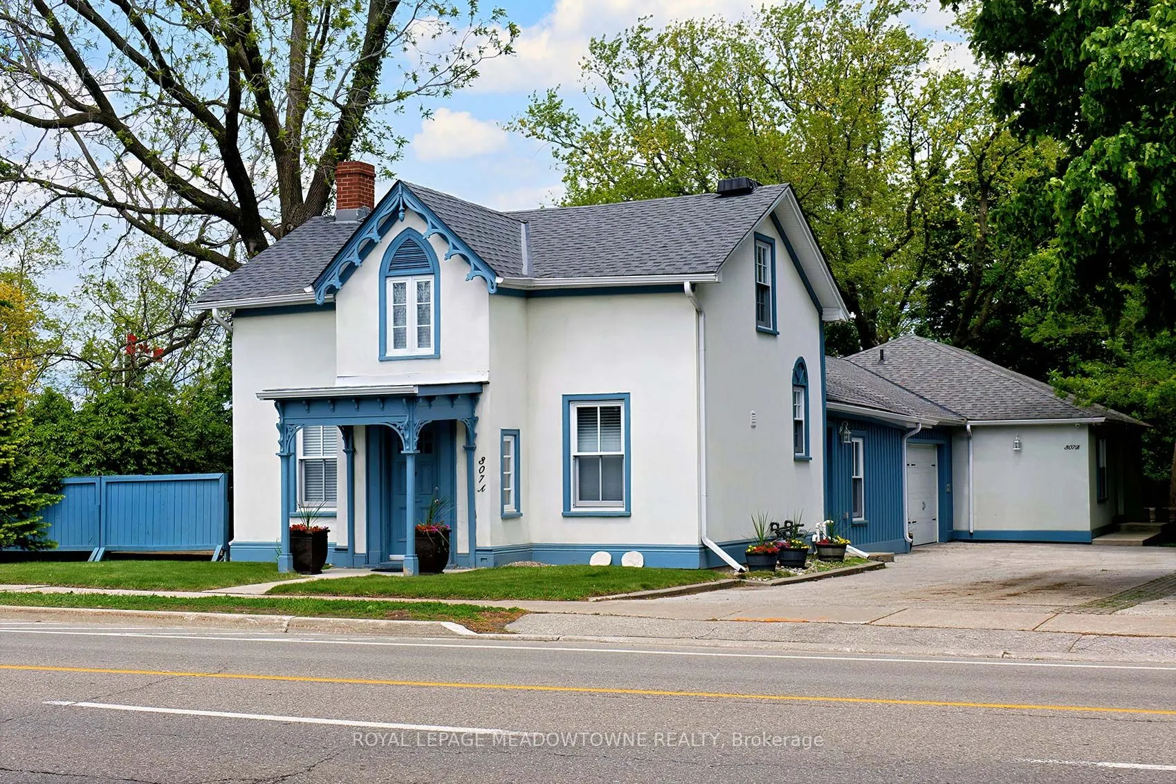307 Queen Street S