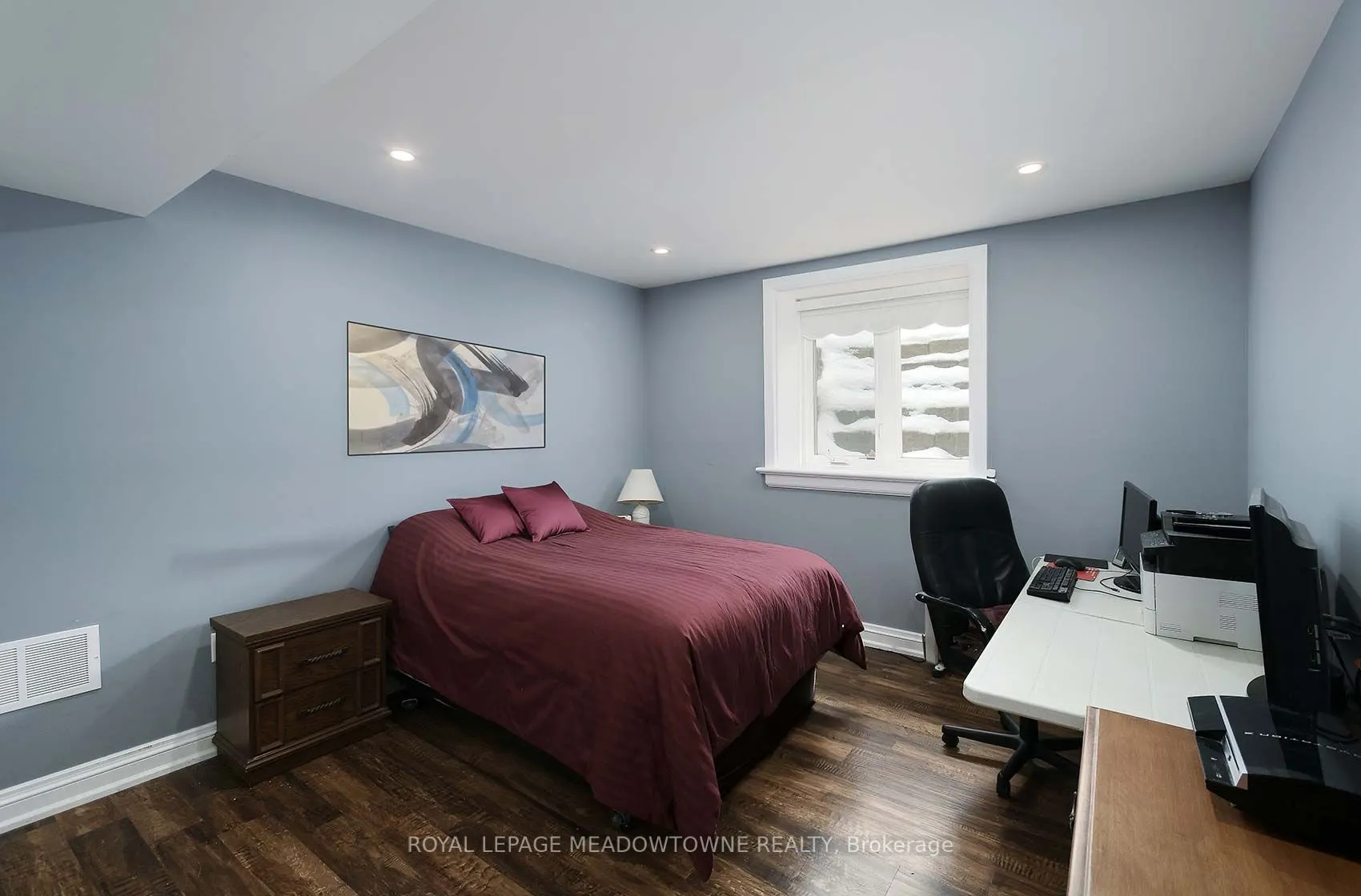 307 Queen Street S