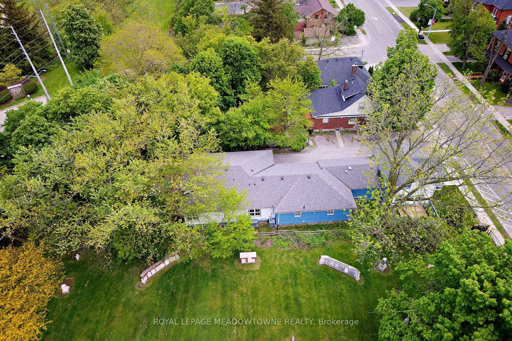 307 Queen Street S