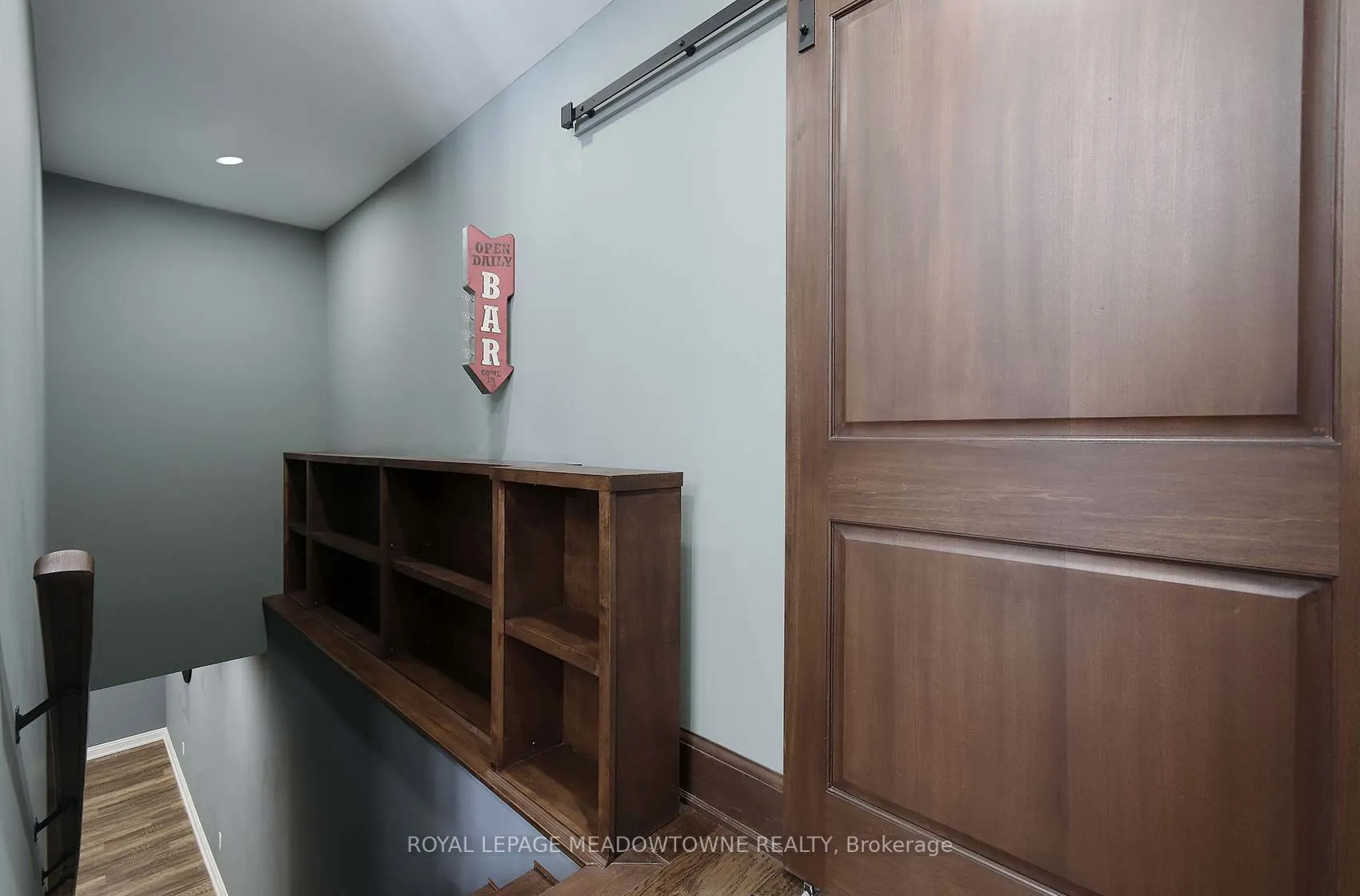 307 Queen Street S