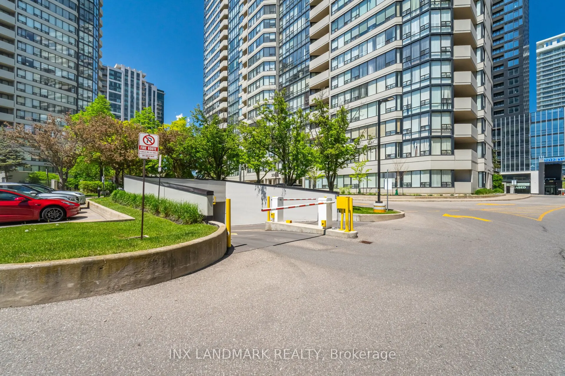 330 Rathburn Road W #2008