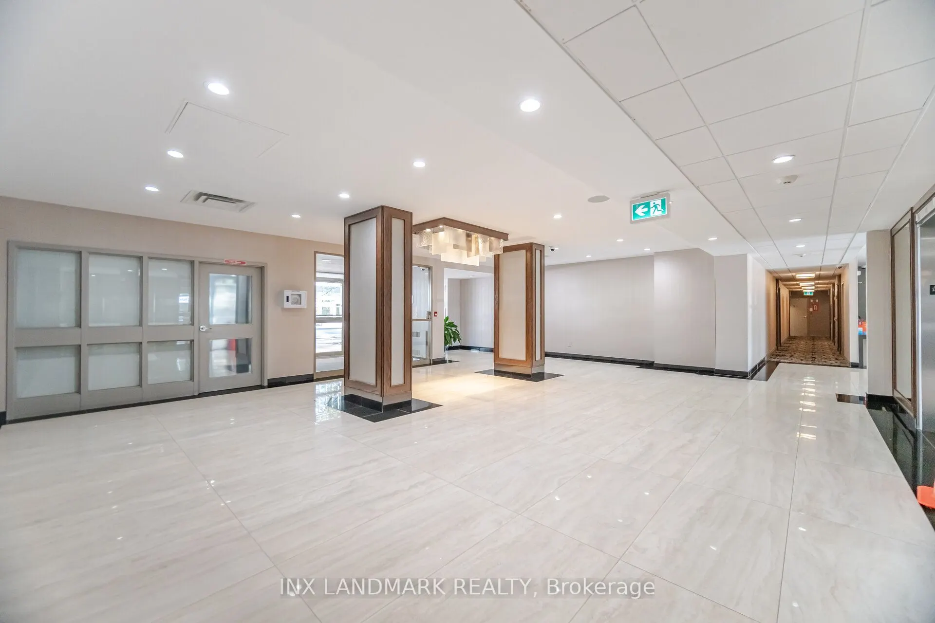 330 Rathburn Road W #2008