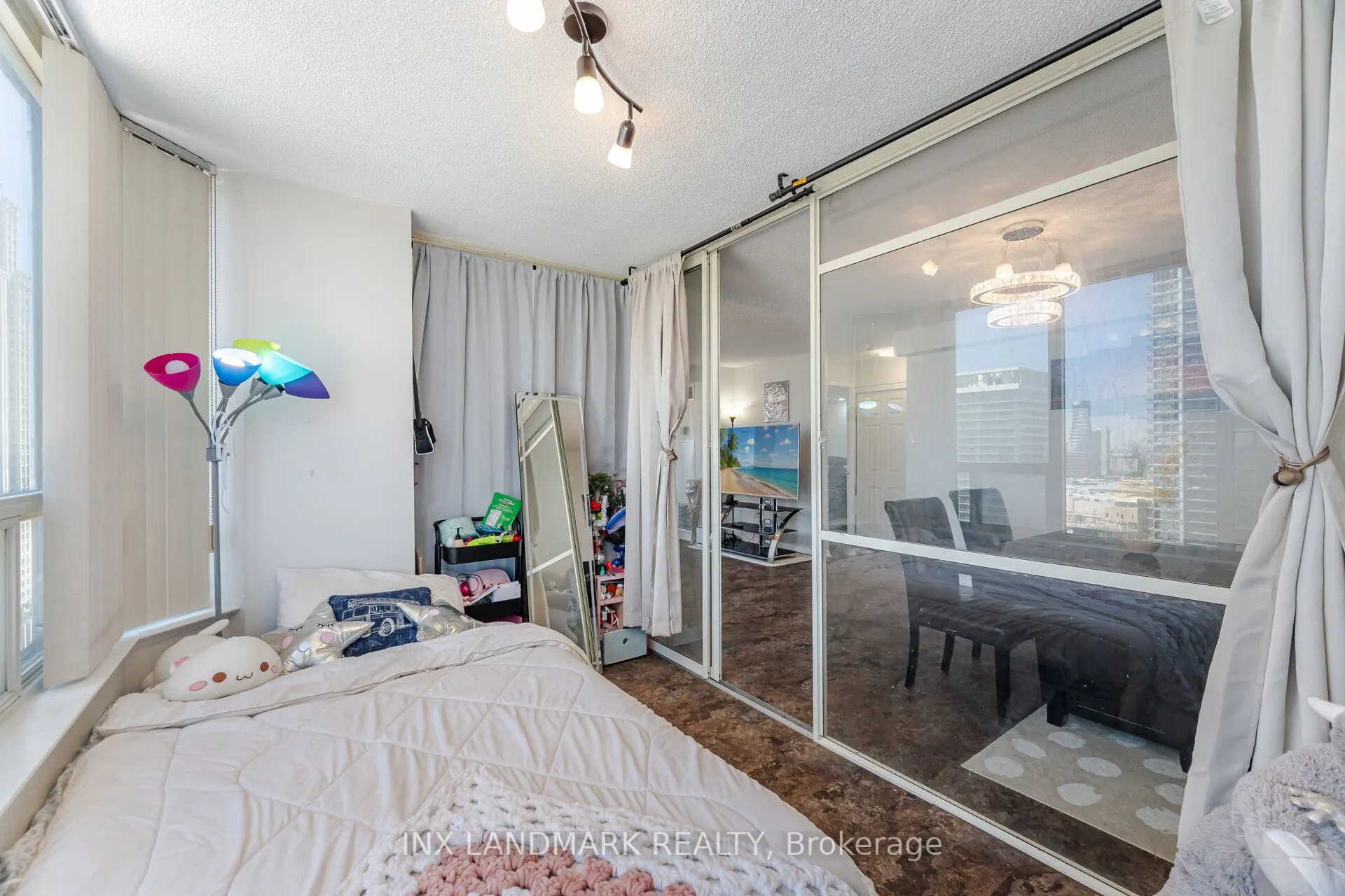 330 Rathburn Road W #2008