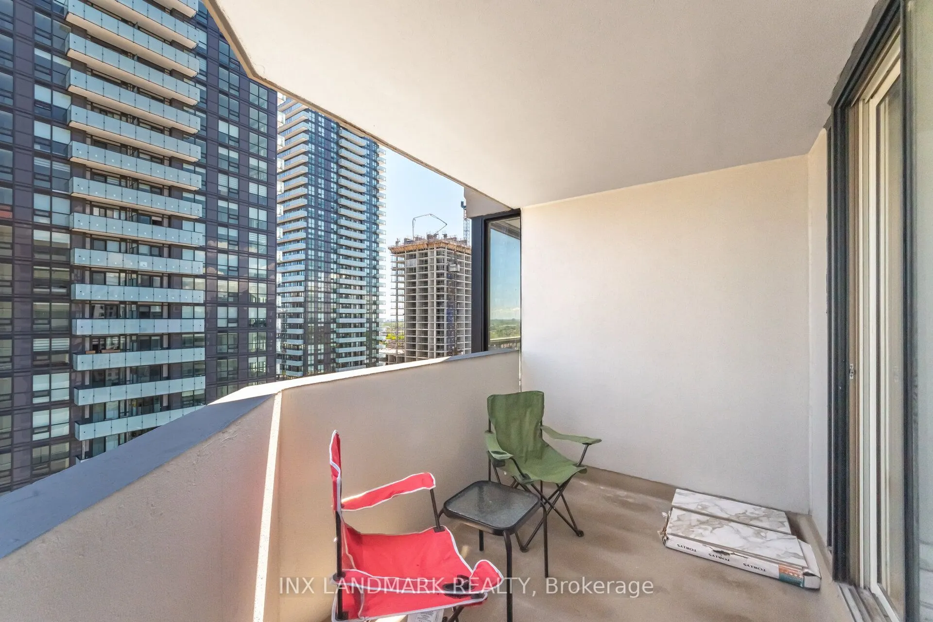 330 Rathburn Road W #2008