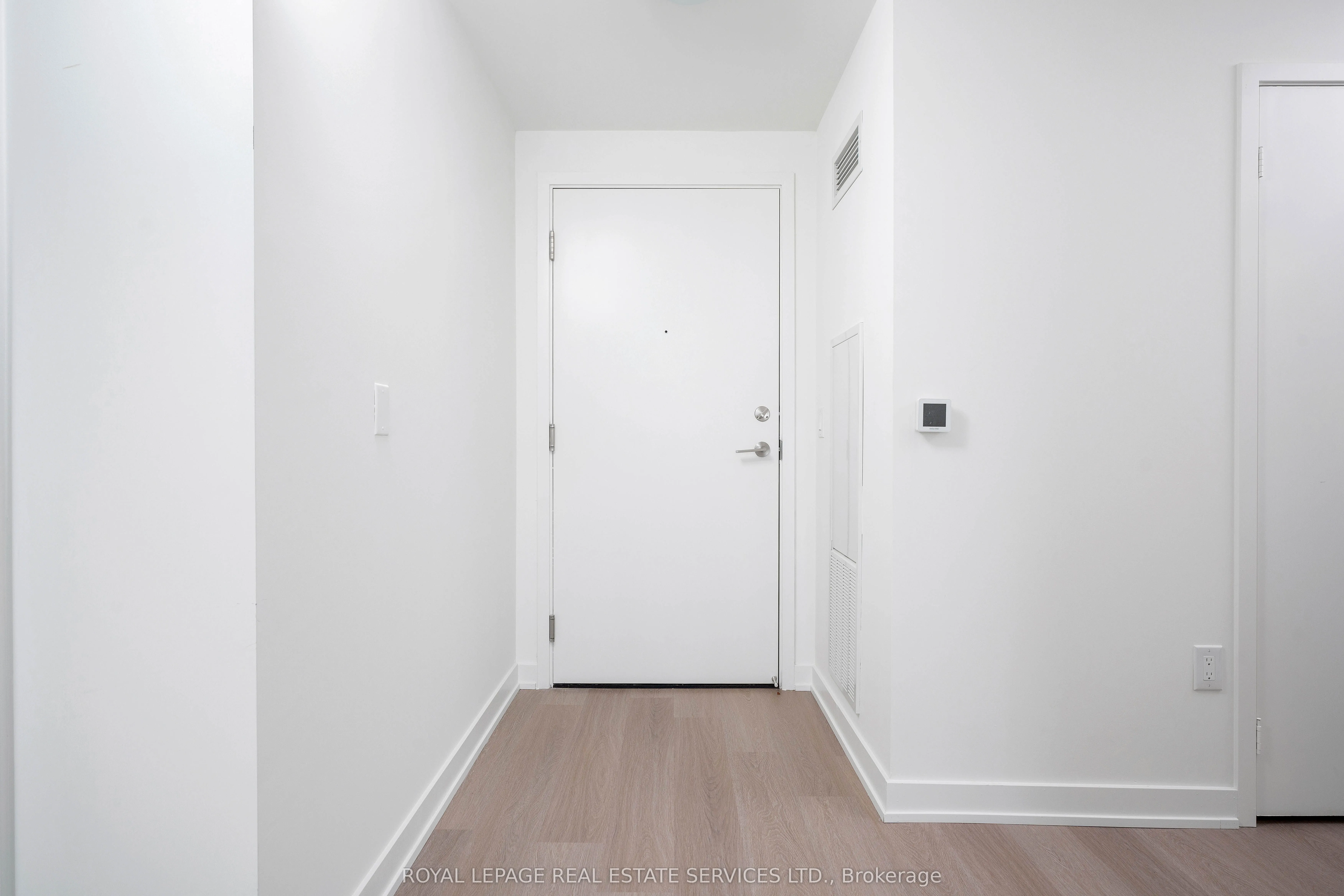 859 The Queensway, #403