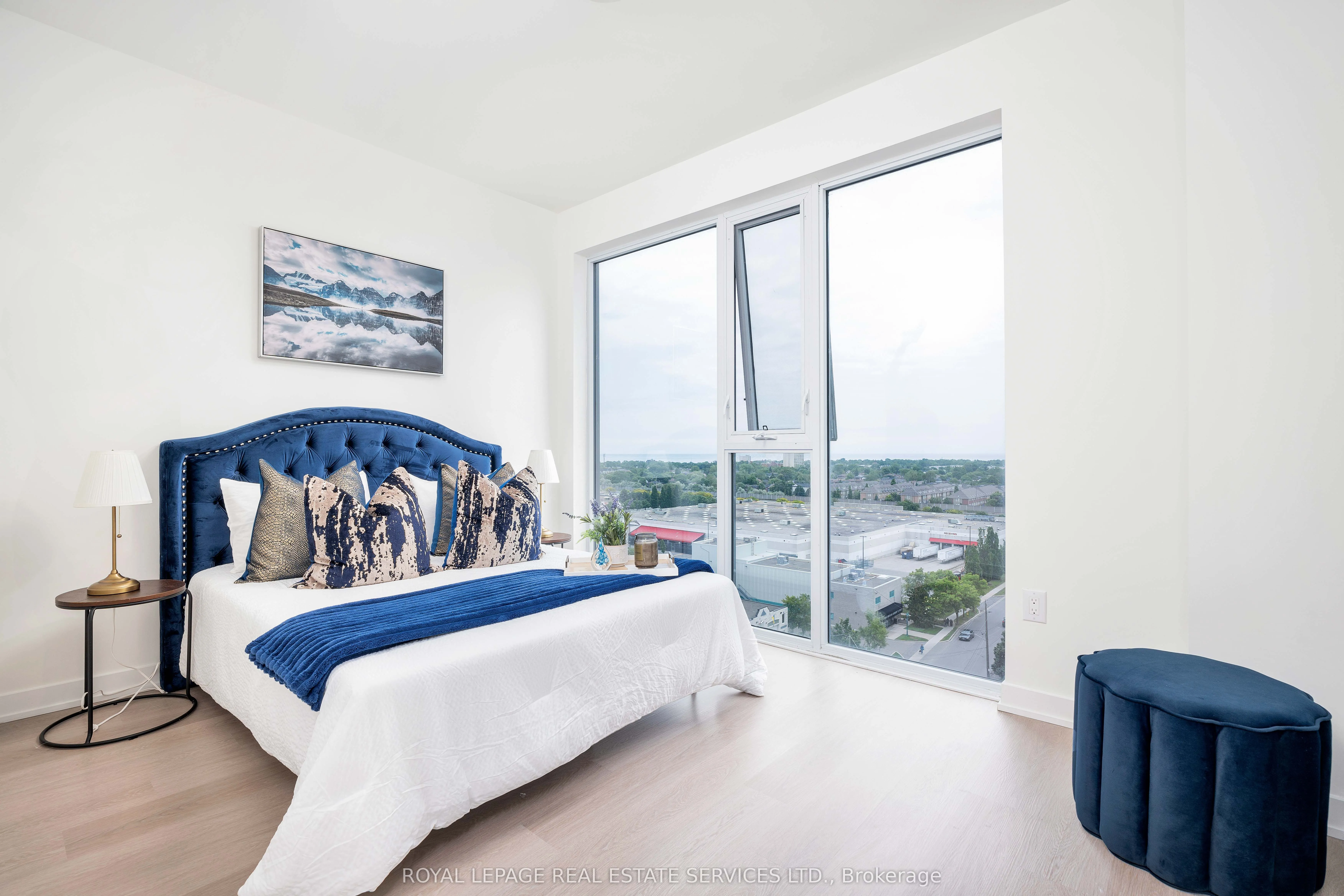 859 The Queensway, #403