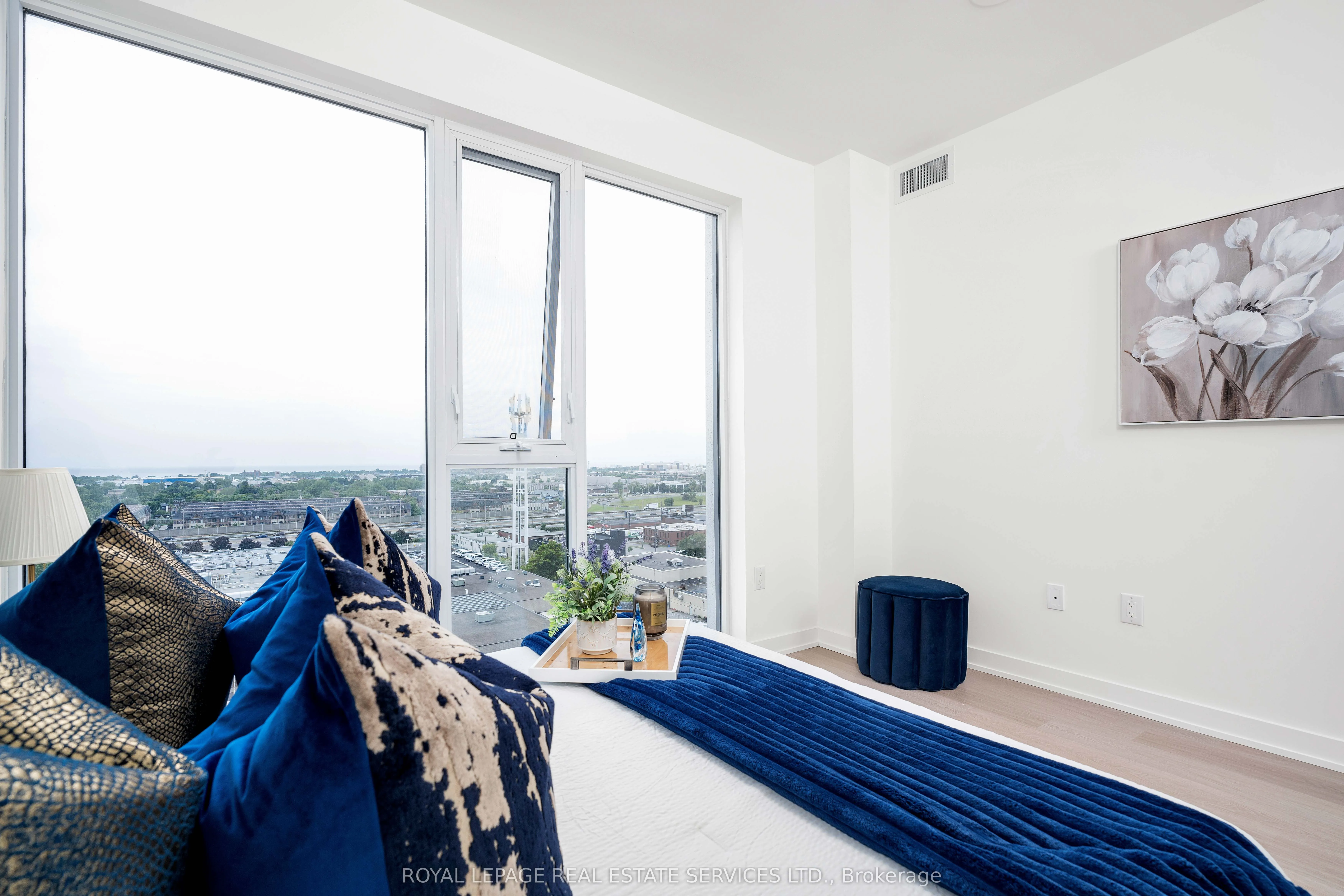 859 The Queensway, #403