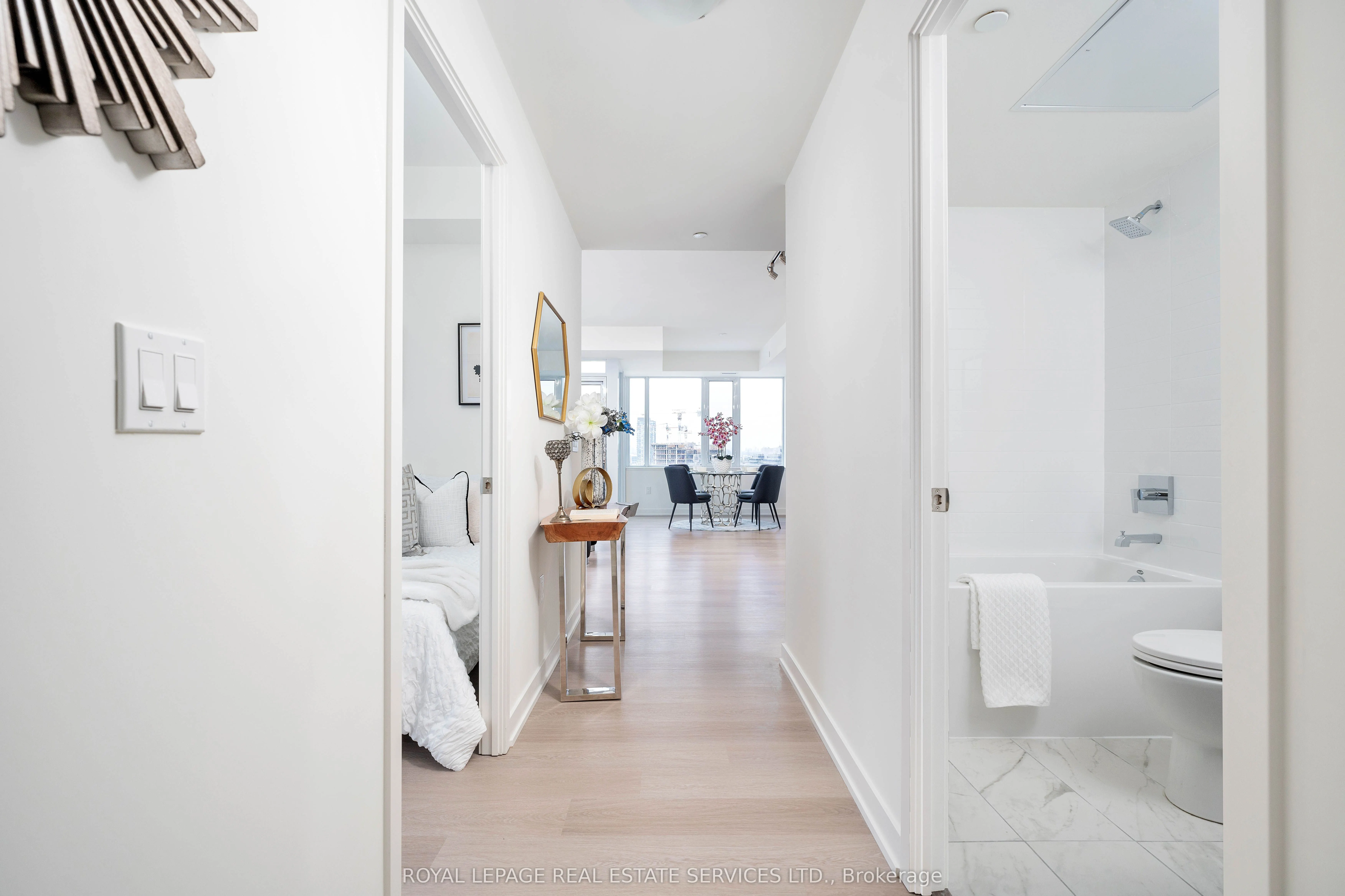 859 The Queensway, #403