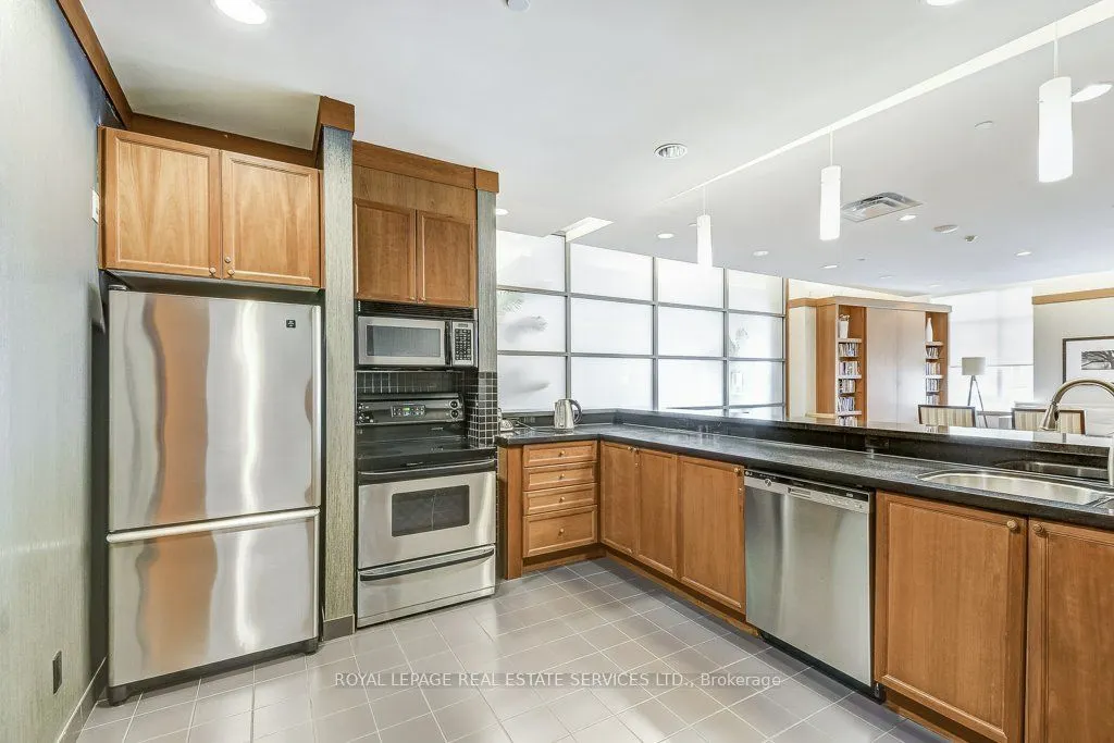 65 Port Street E, #406