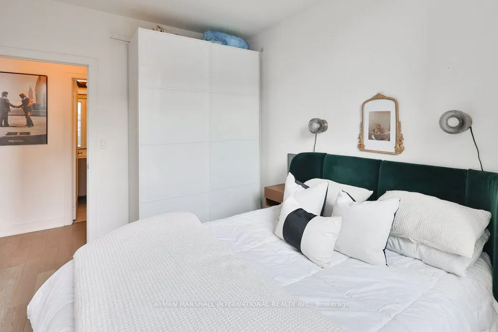1575 Lakeshore Road W, #462