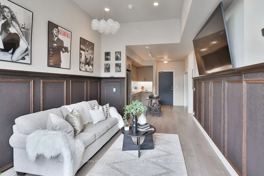 1575 Lakeshore Road W, #462