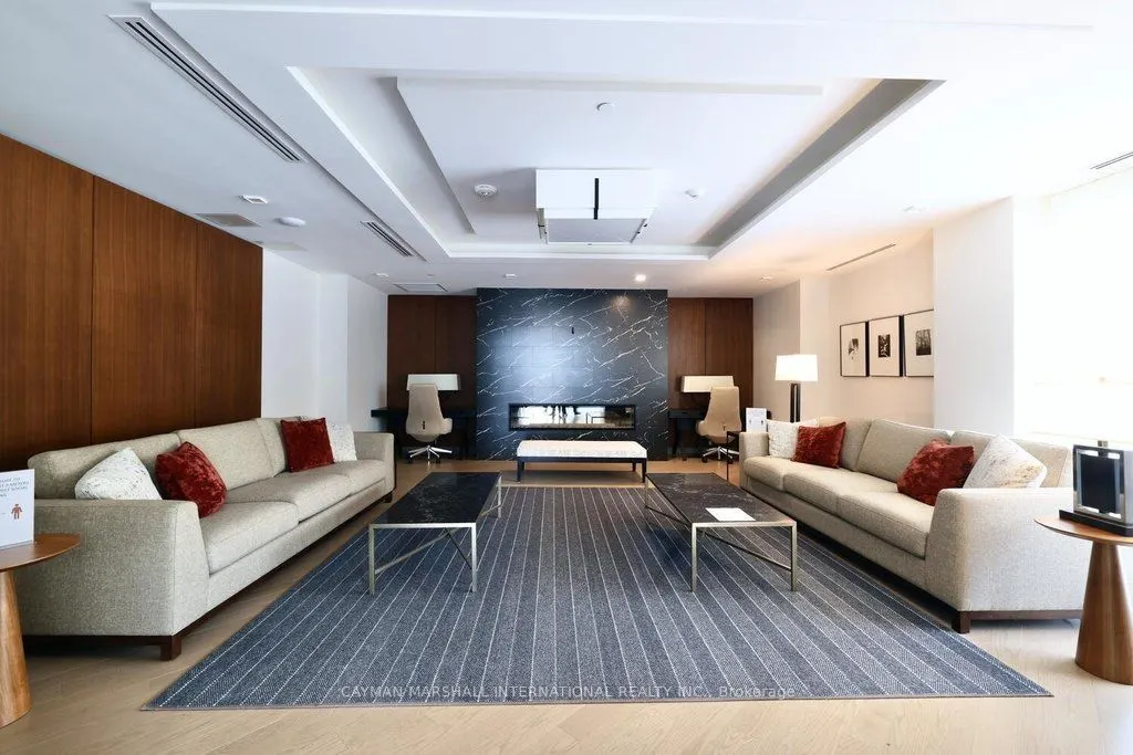 1575 Lakeshore Road W, #462