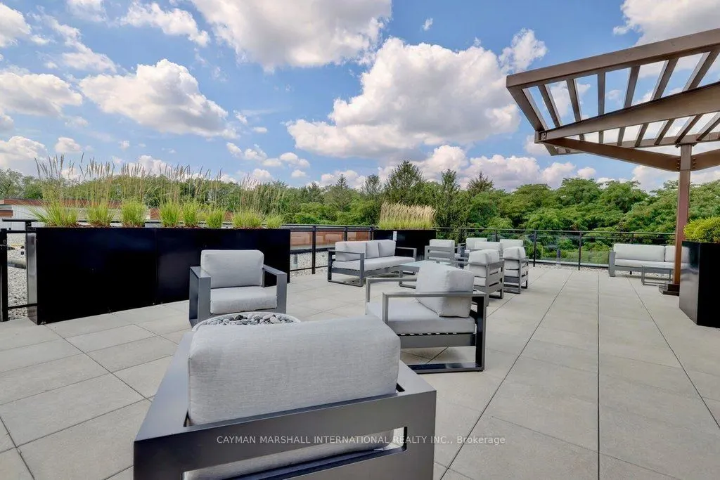 1575 Lakeshore Road W, #462
