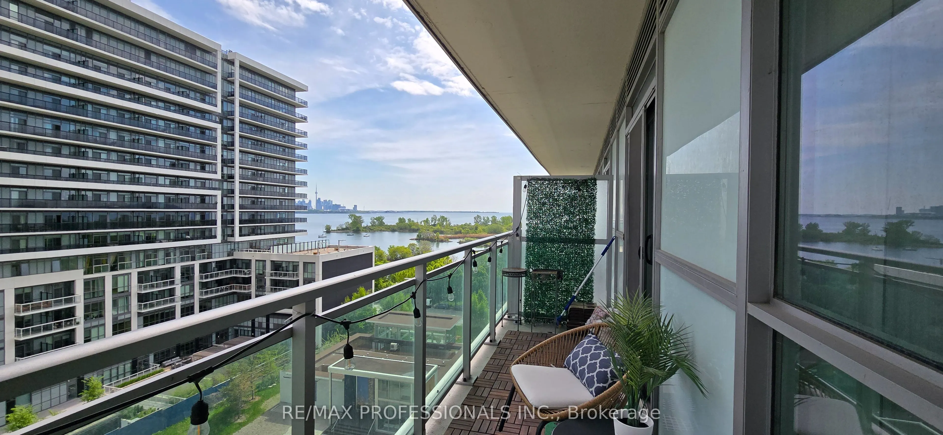 33 Shore Breeze Drive, #708