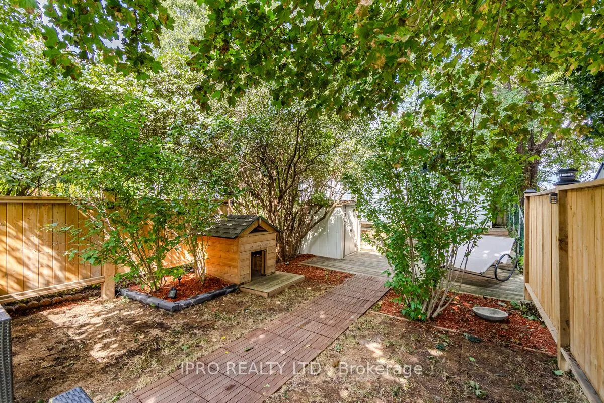 258 Royal Salisbury Way