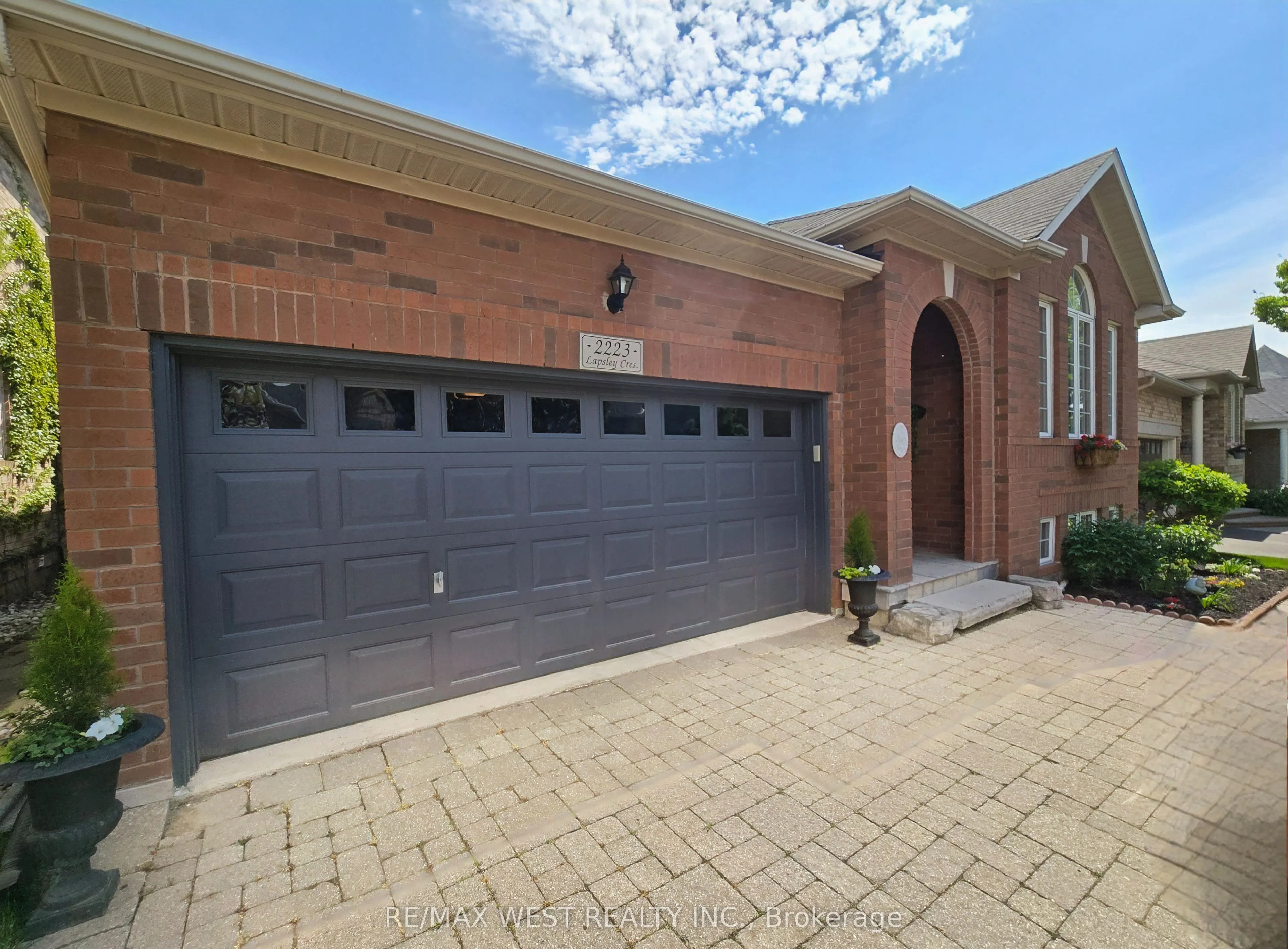 2223 Lapsley Crescent