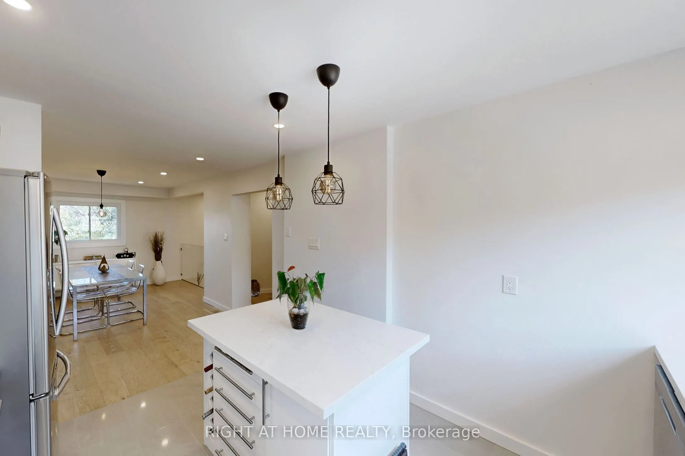 400 Bloor Street, #6