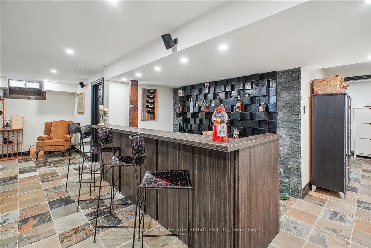 16 Arborglen Drive