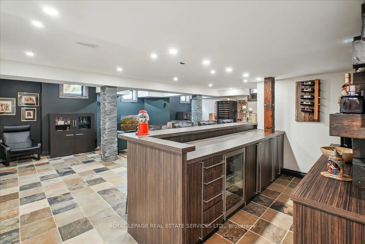 16 Arborglen Drive