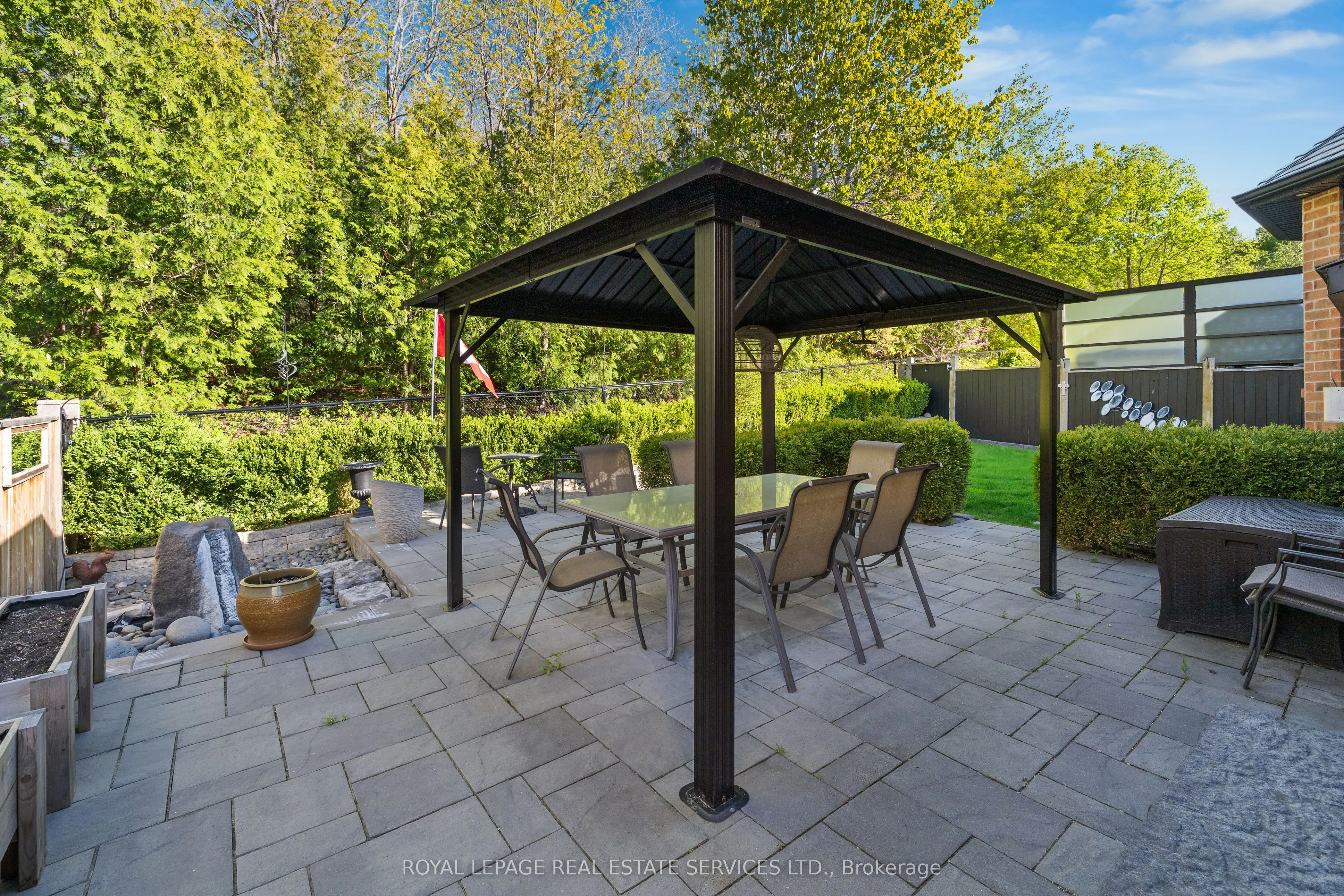 16 Arborglen Drive