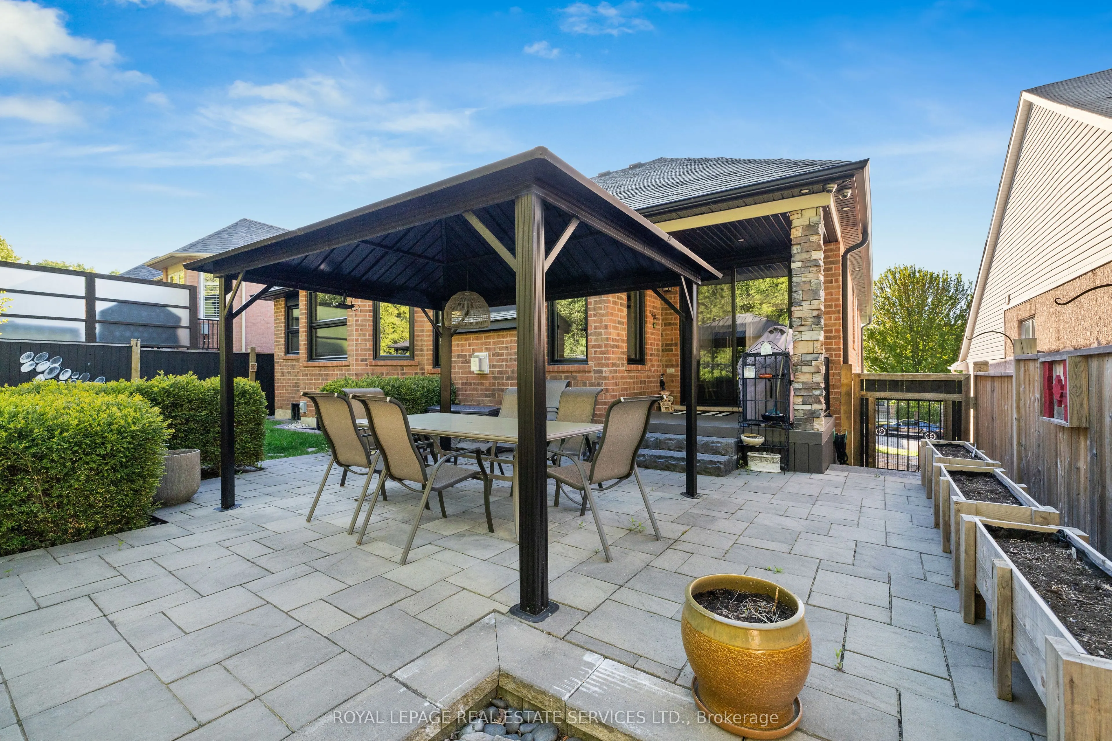 16 Arborglen Drive