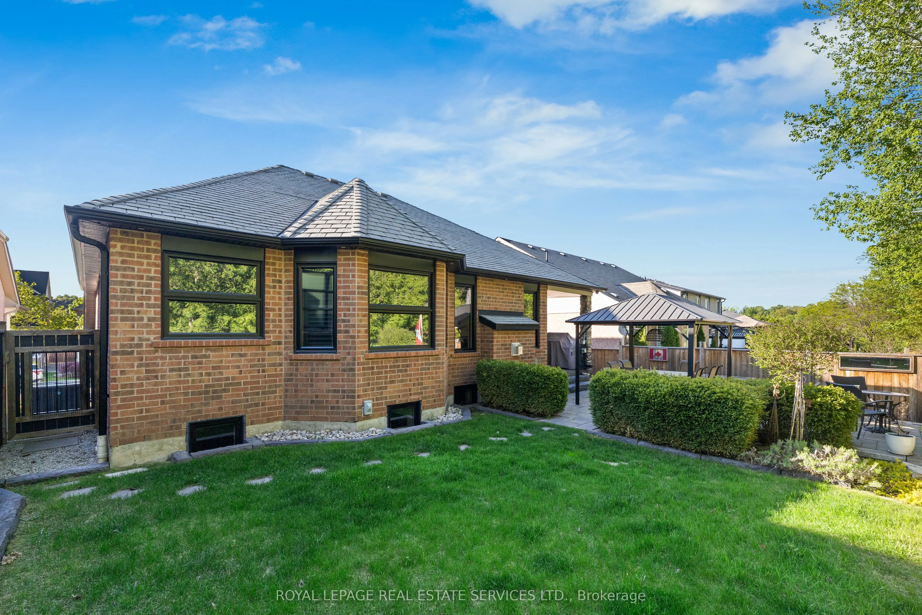 16 Arborglen Drive