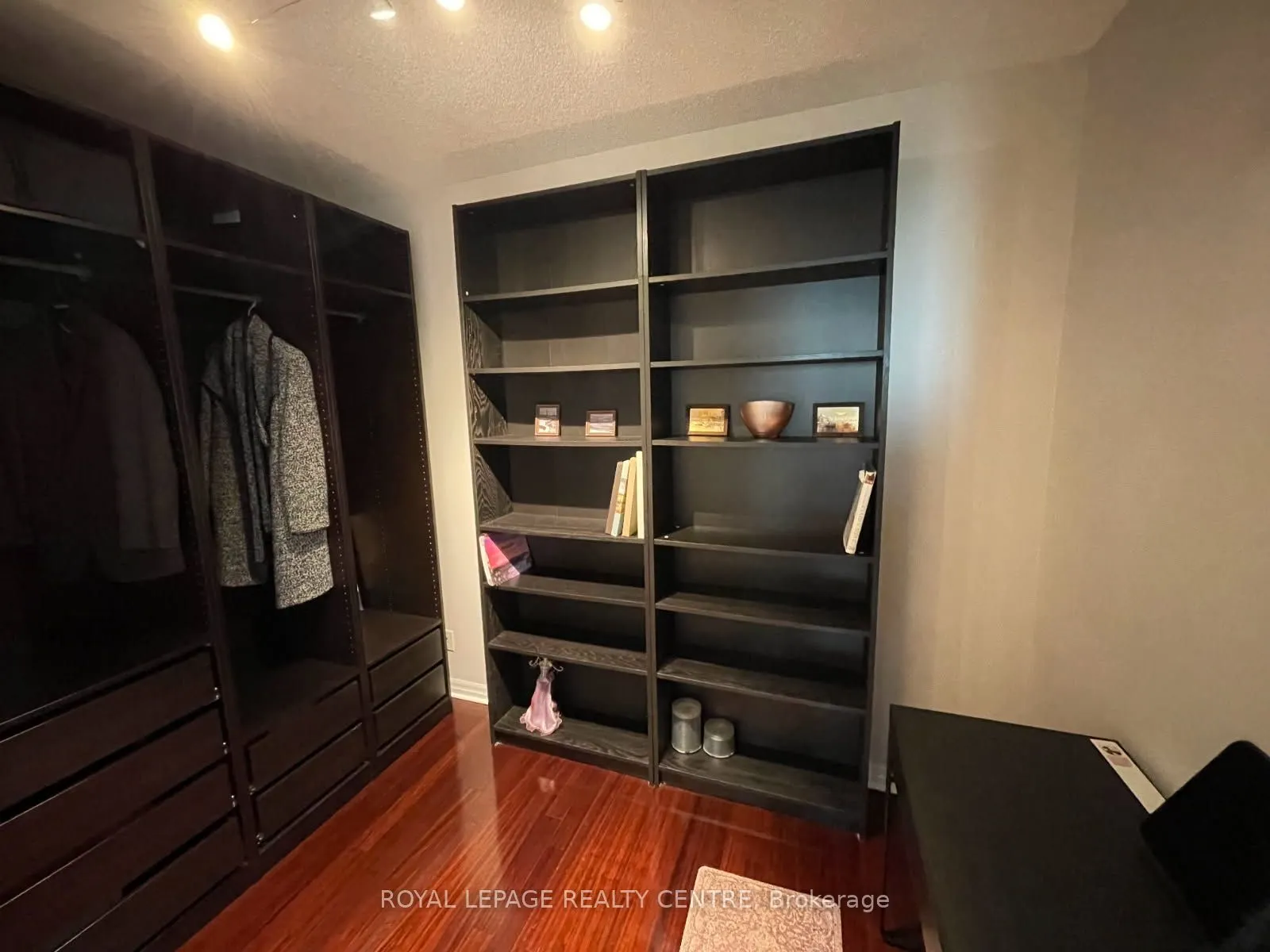 1359 Rathburn Road E, #1914