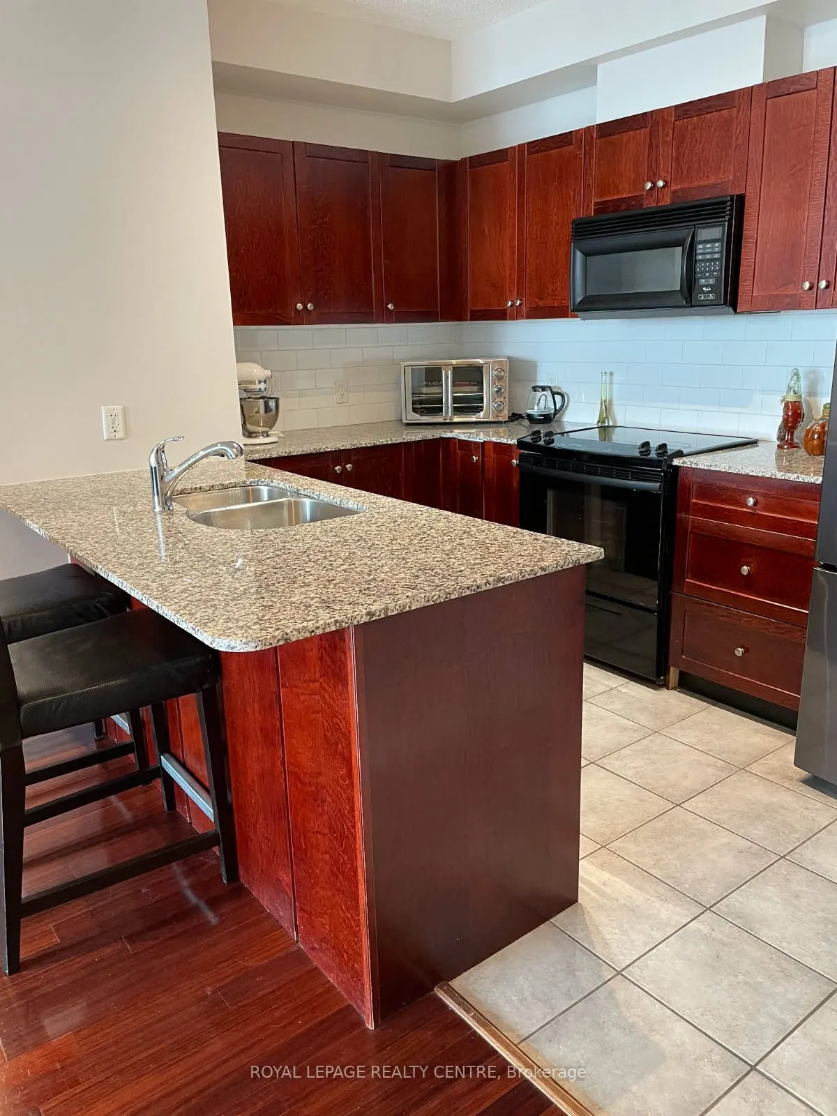 1359 Rathburn Road E, #1914