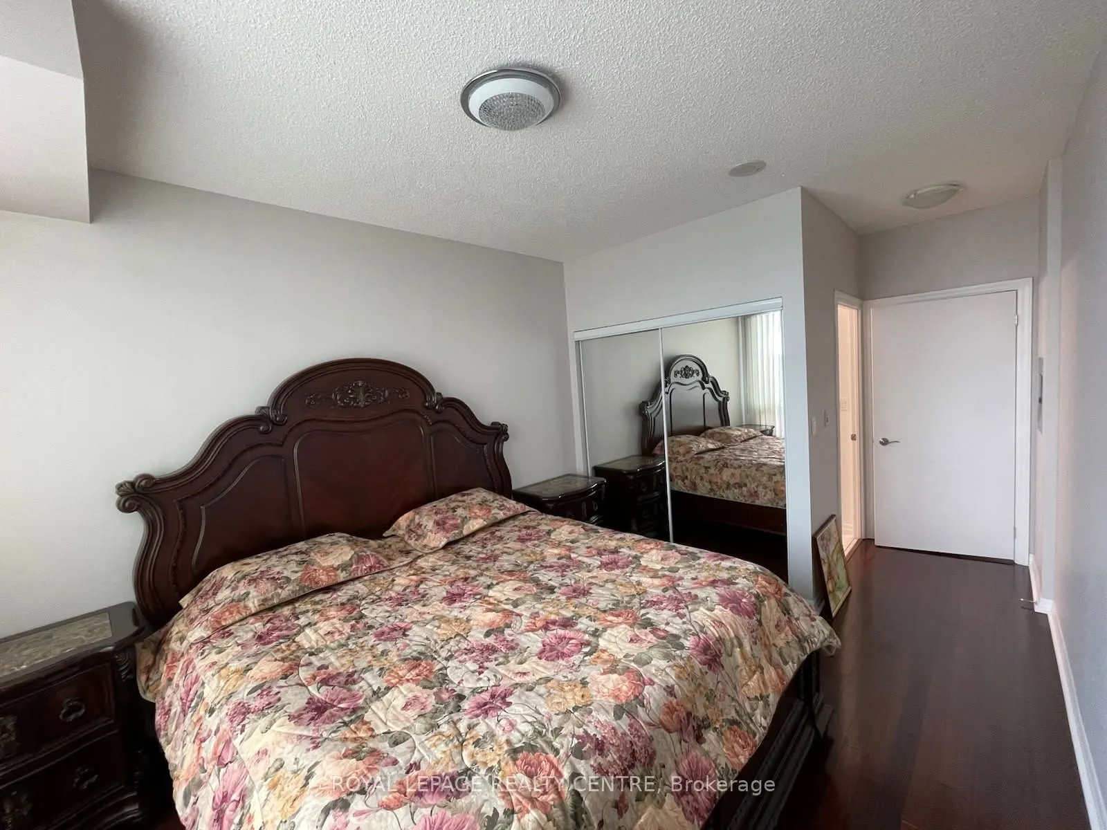 1359 Rathburn Road E, #1914