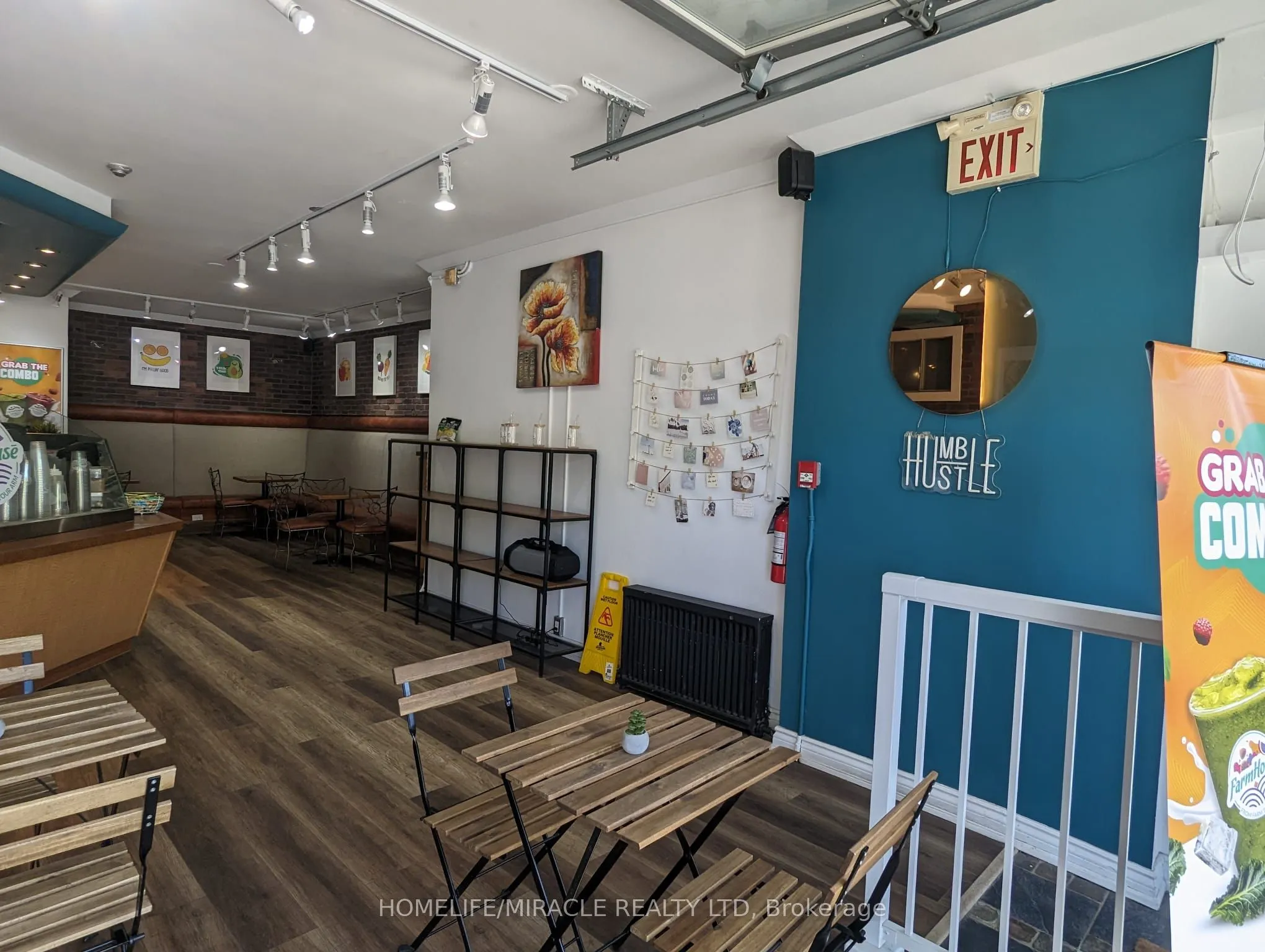 3341 Lakeshore Boulevard W