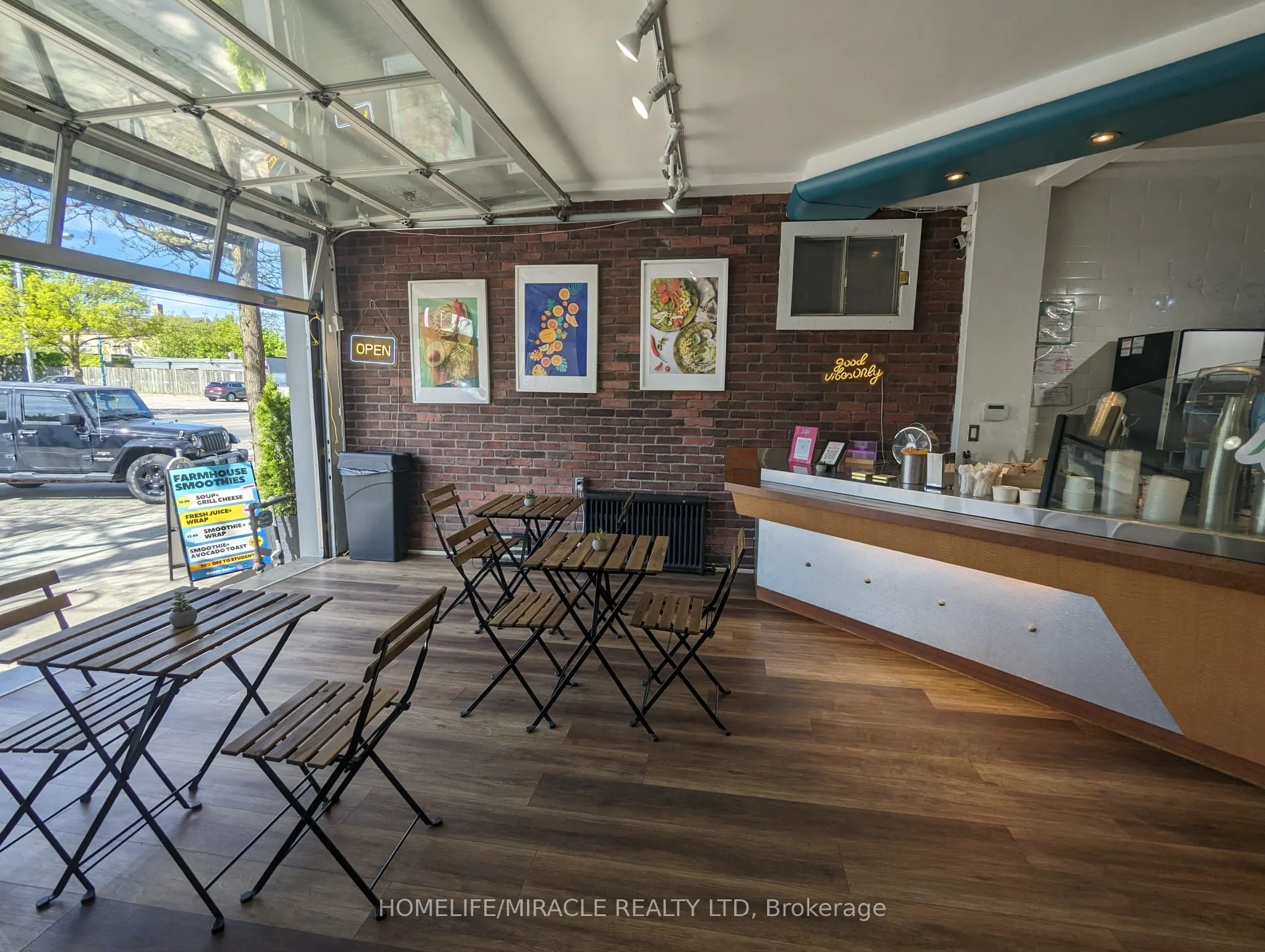 3341 Lakeshore Boulevard W
