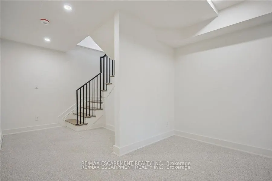 2187 Lakeshore Road
